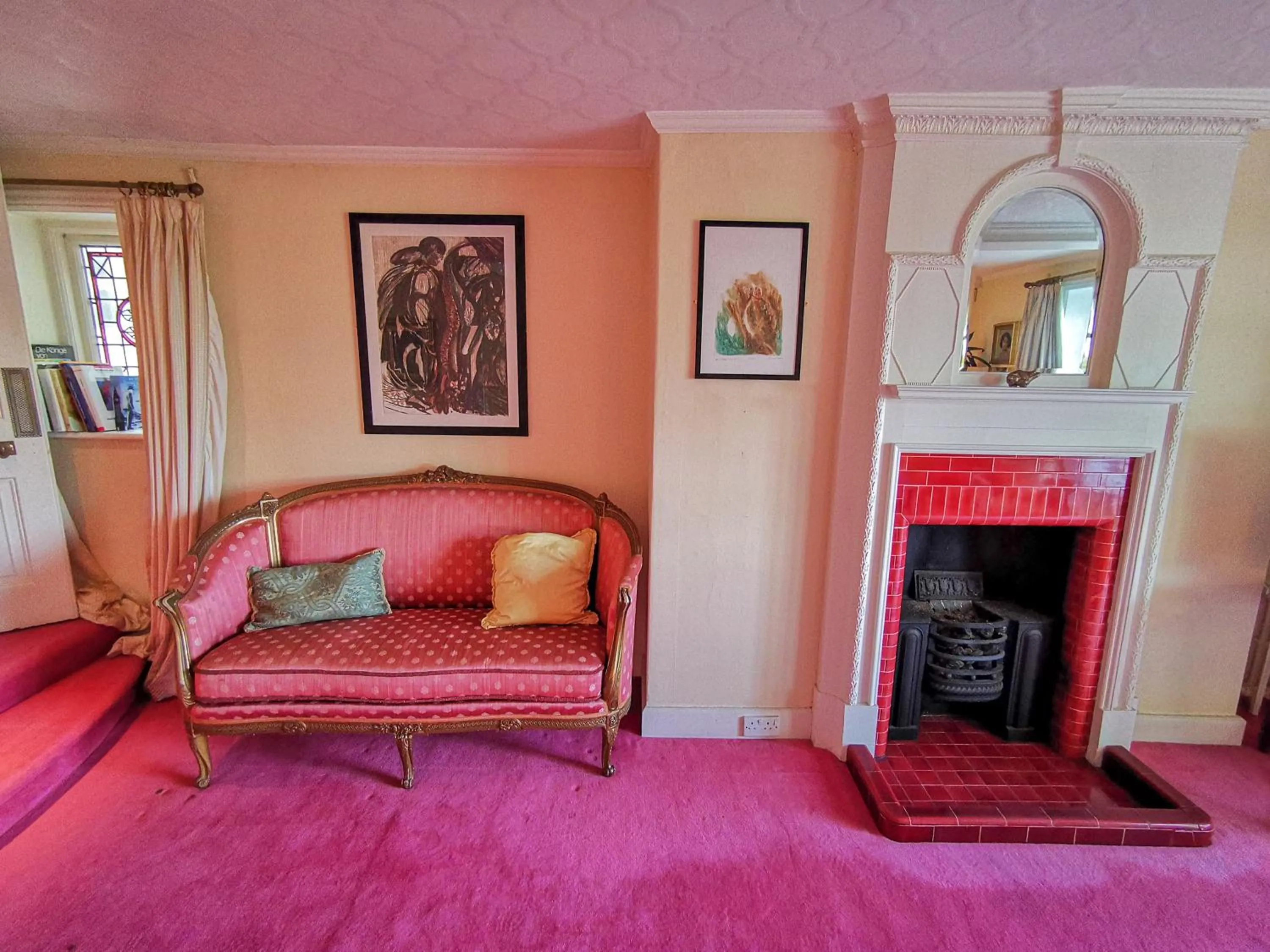 Seating area in Cedar House Boutique B&B