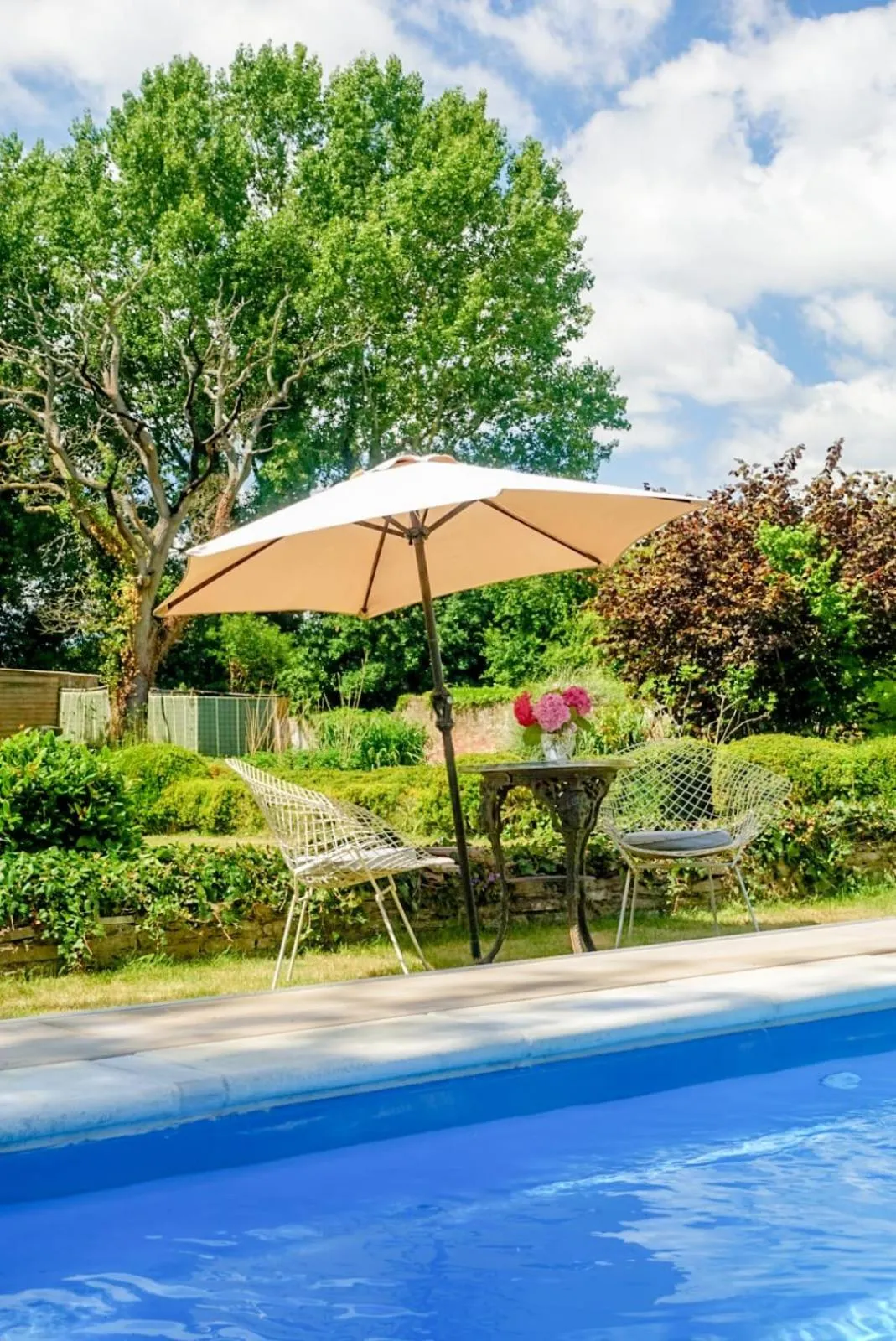 Swimming pool in Cedar House Boutique B&B