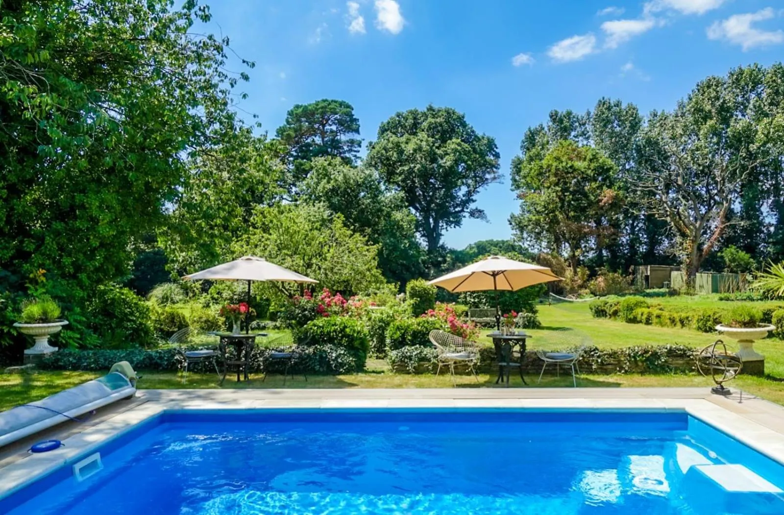 Swimming pool in Cedar House Boutique B&B