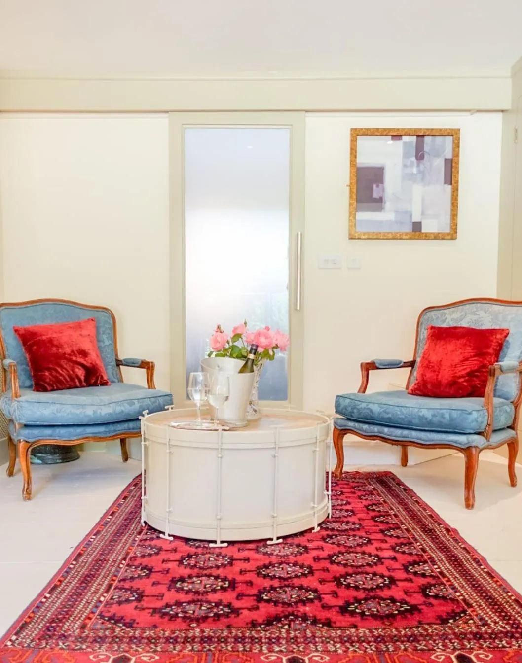 Living room in Cedar House Boutique B&B