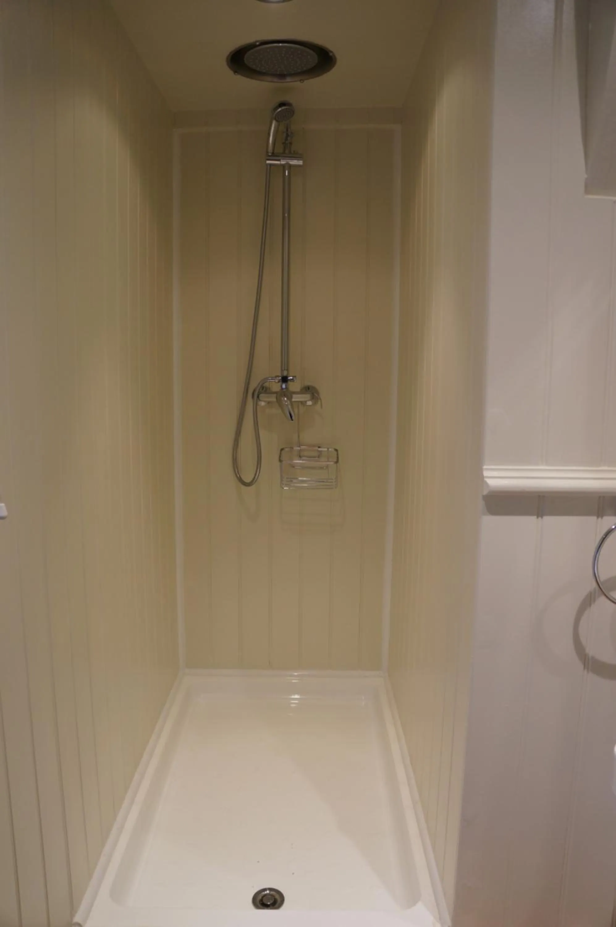 Shower in Cedar House Boutique B&B