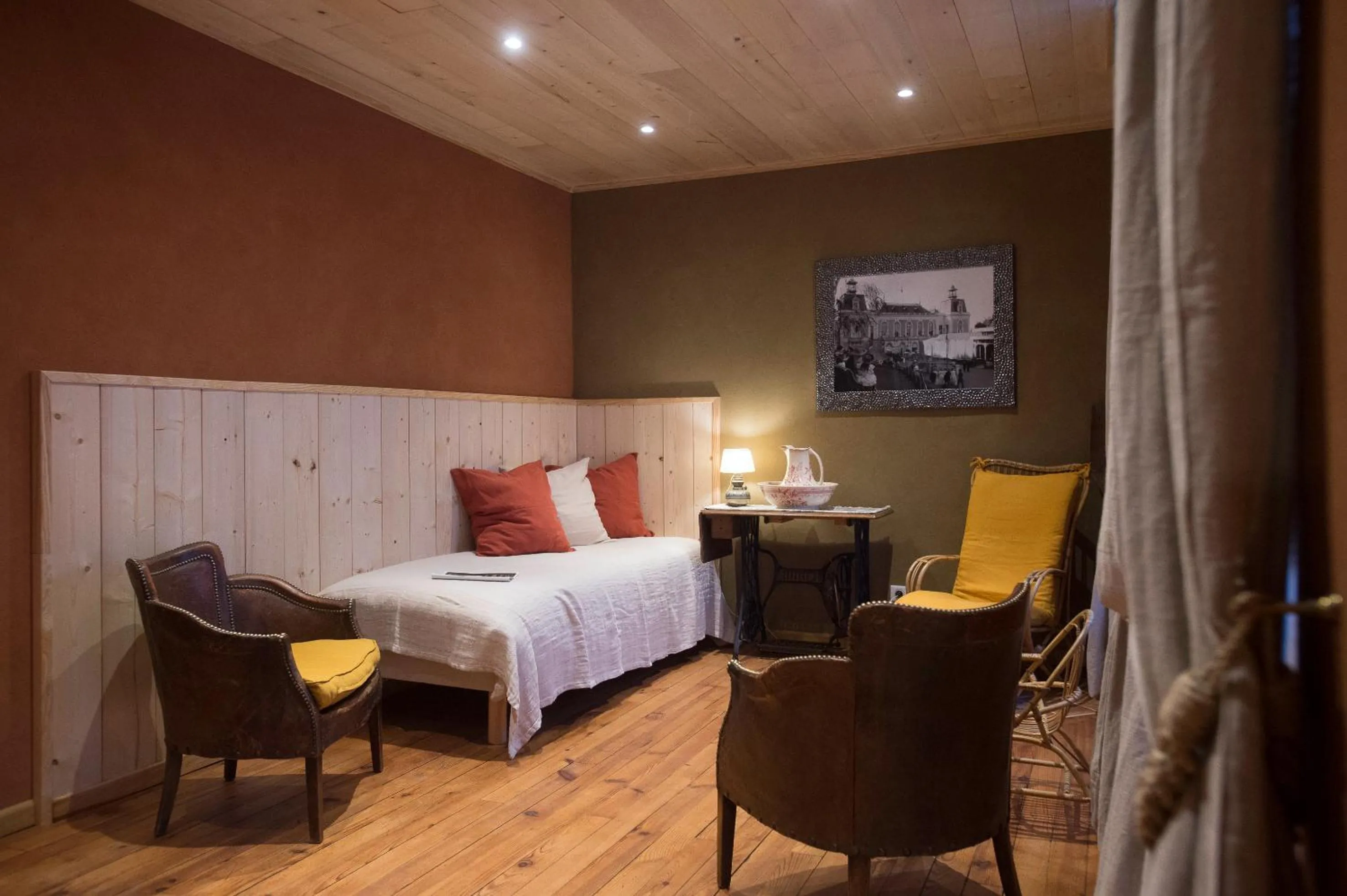 Bedroom, Bed in Le Rêve d'Aghon Chambres et Restaurant