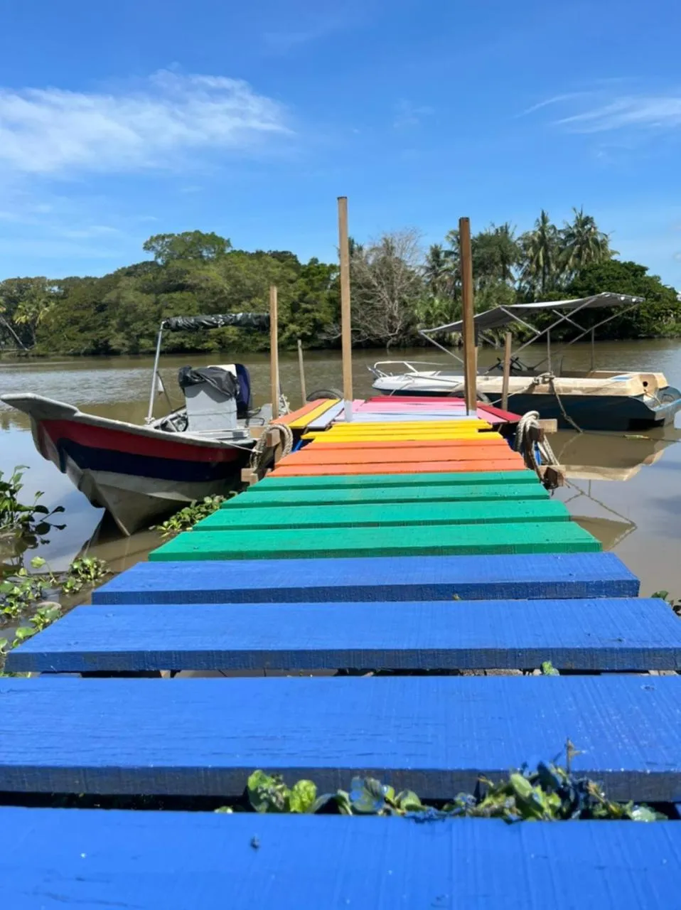 Restaurant/places to eat in Dangau Sala D'Kontena