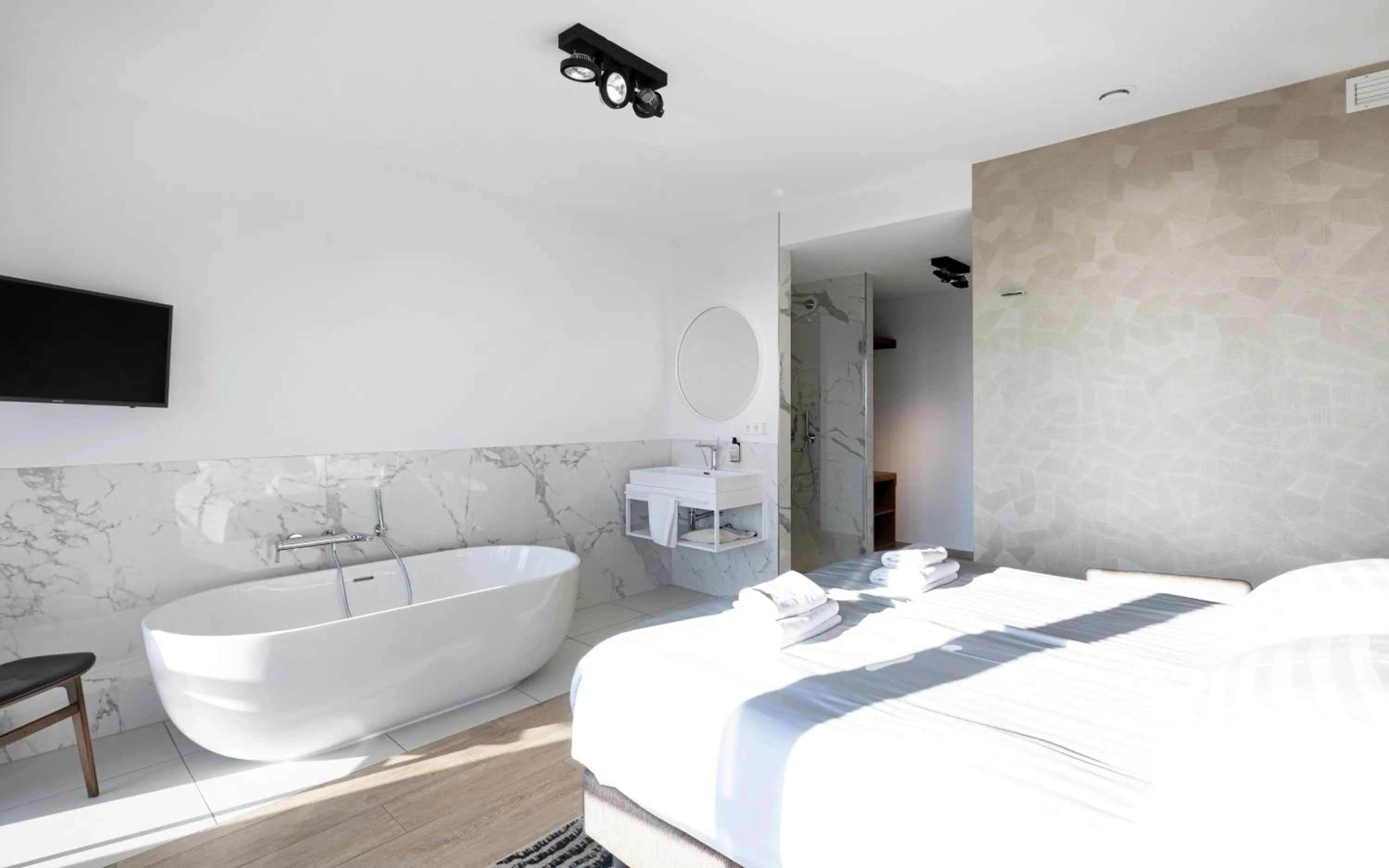 Bedroom, Bed in Maris Apartments