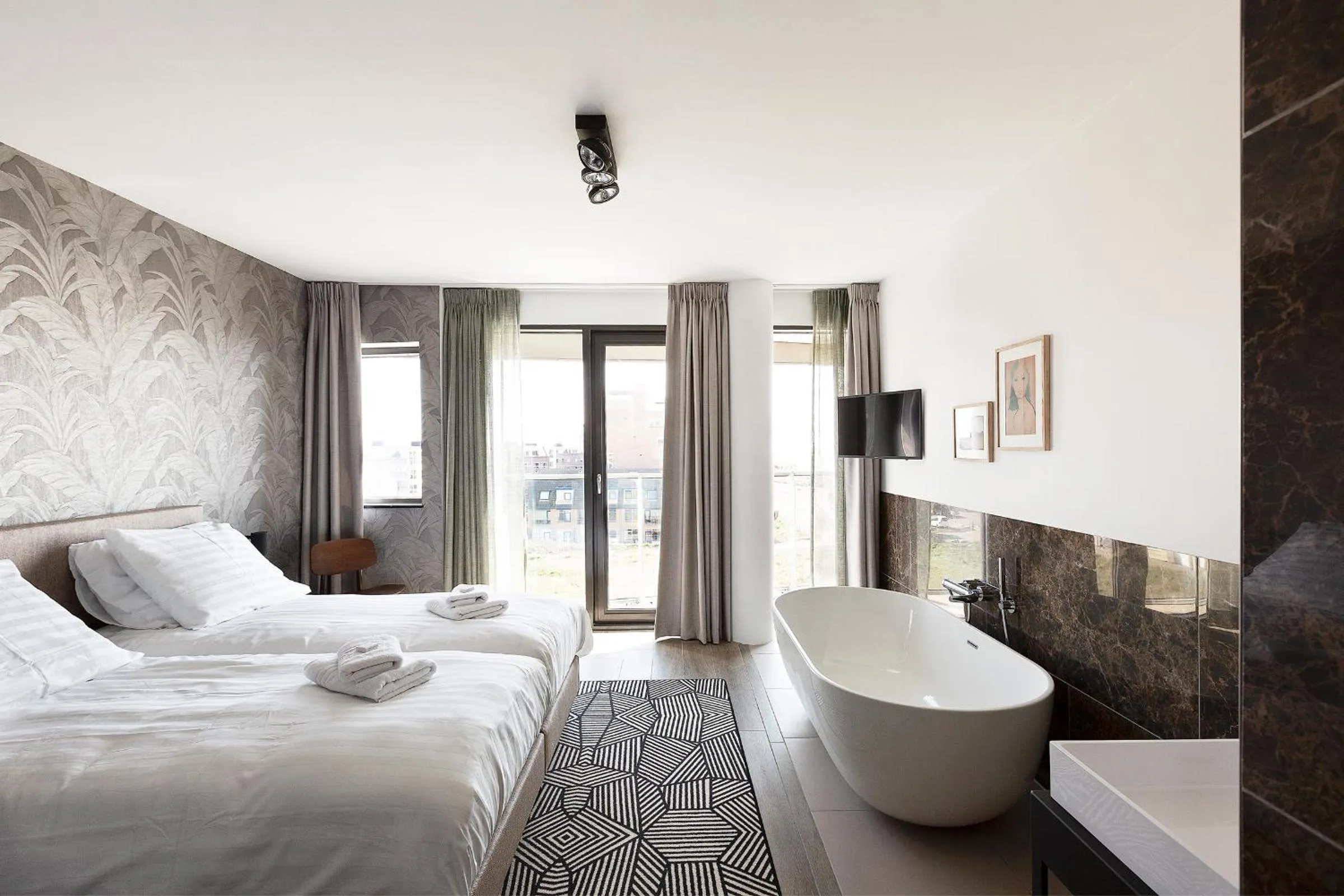 Shower, Bed in Maris Apartments