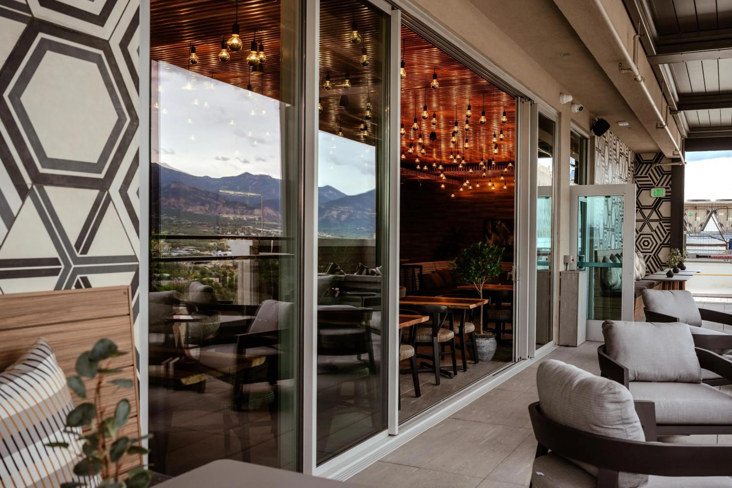 Restaurant/places to eat in Hilton Garden Inn Colorado Springs Downtown, Co