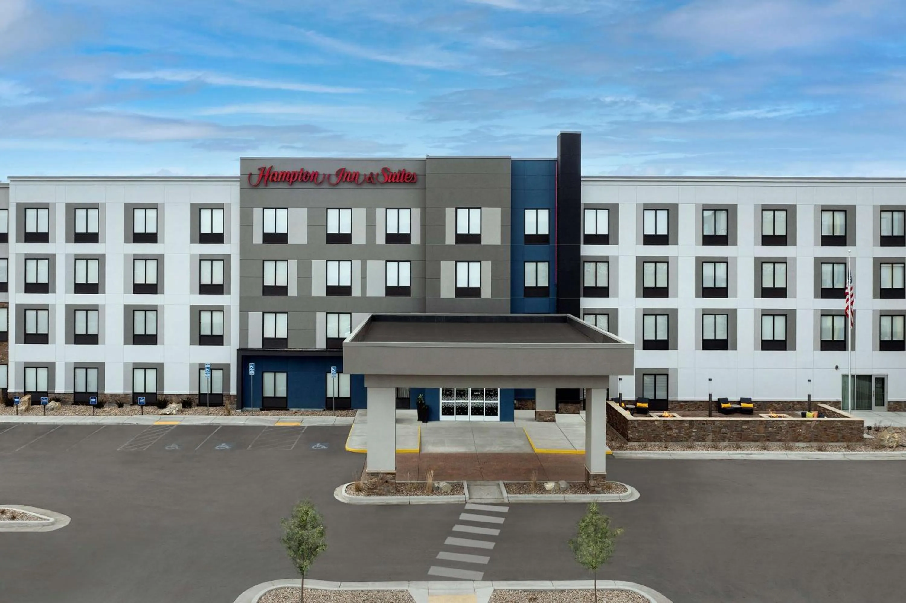 Property building in Hampton Inn & Suites Rapid City Rushmore, SD