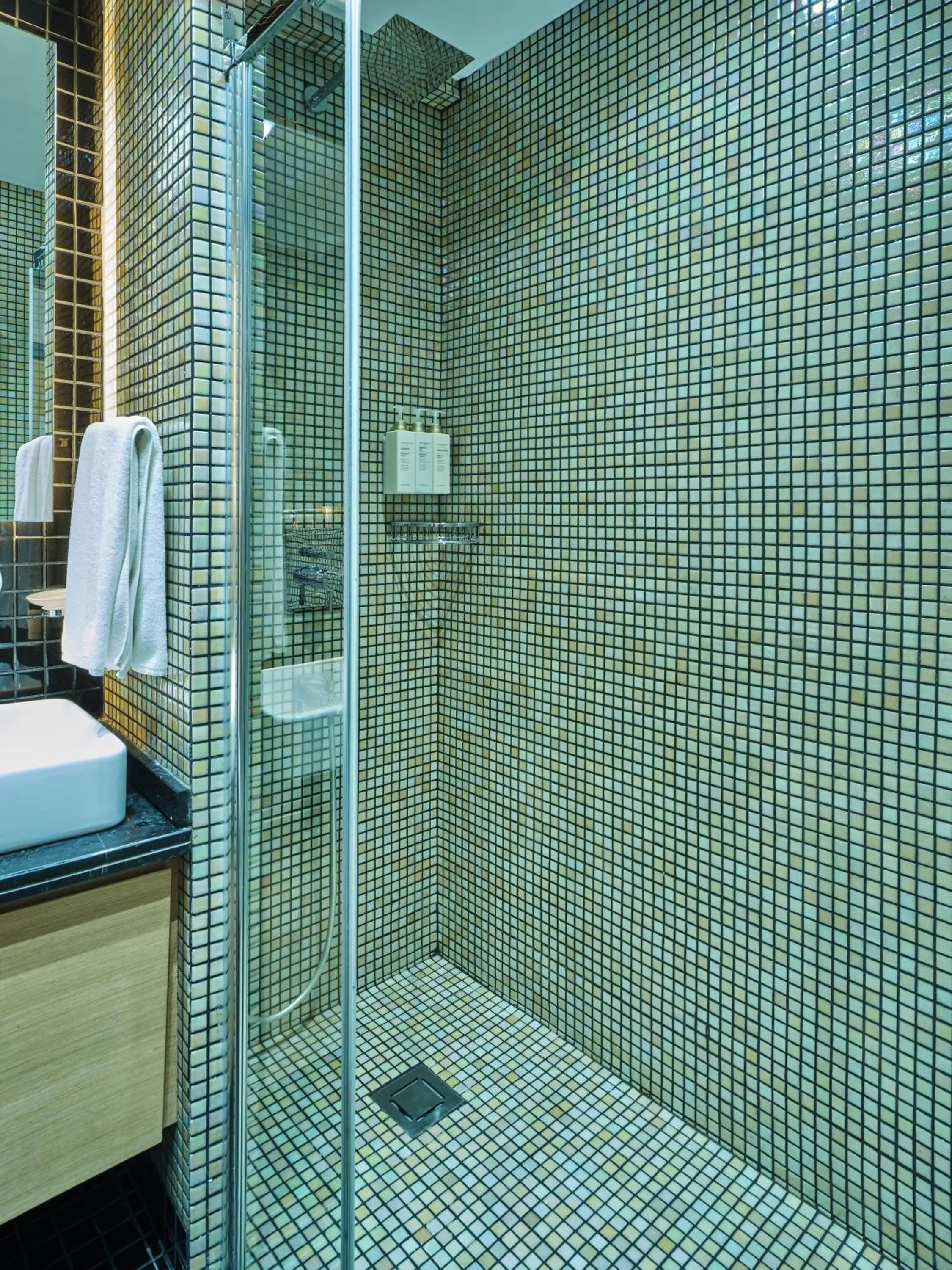 Shower in Four-G Hotel