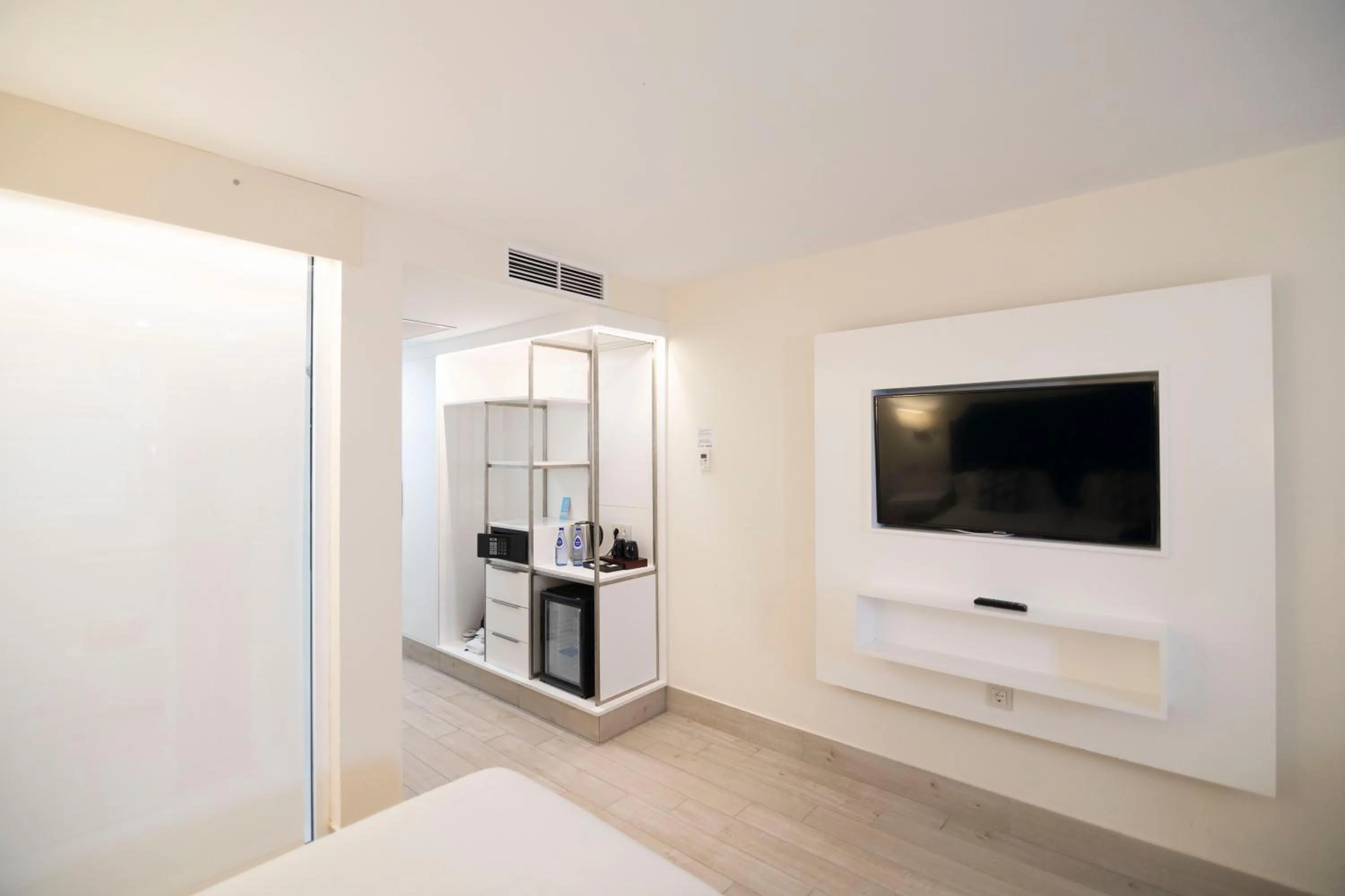 TV and multimedia in Hotel Boutique TAO Caleta Mar