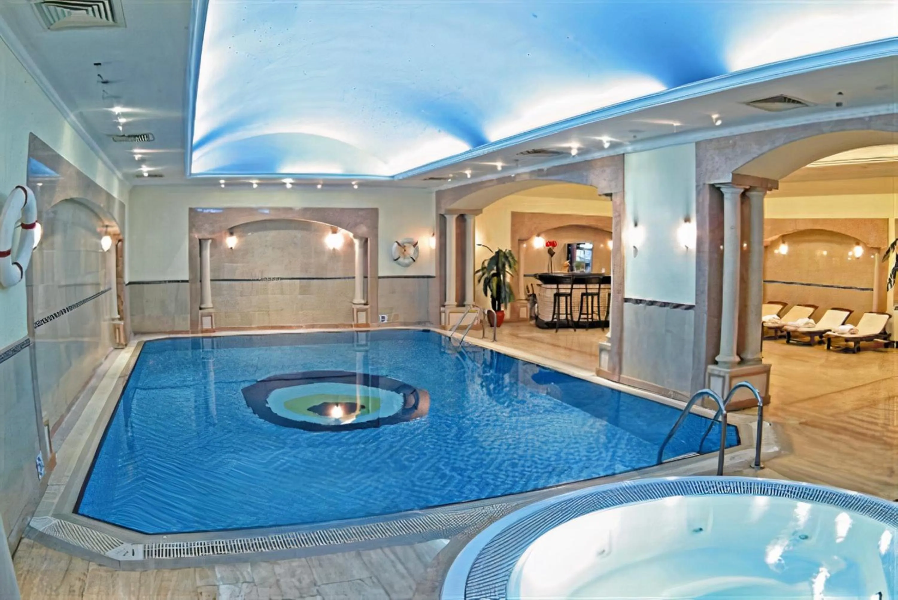 Pool view in Occidental Taksim