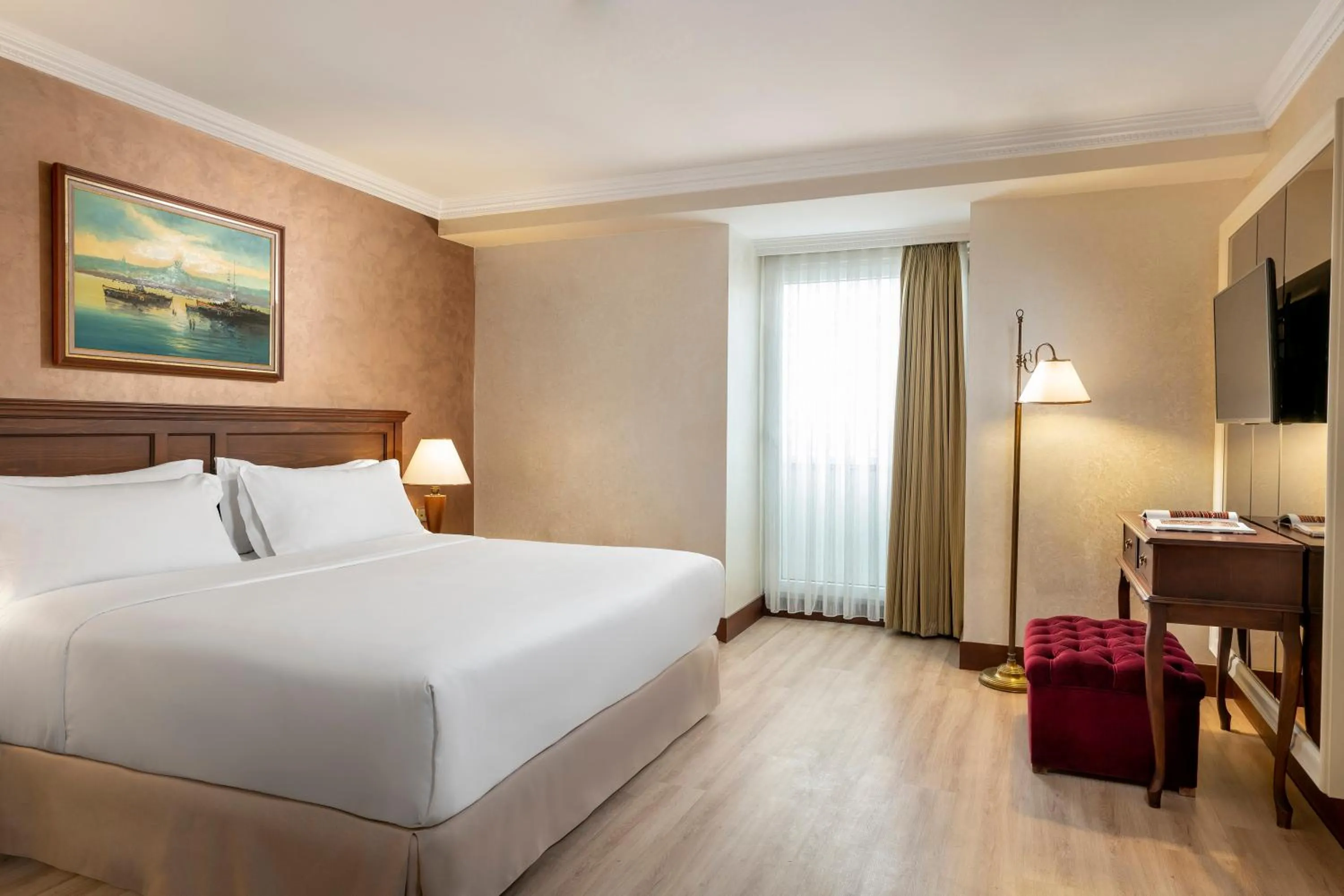 Bed in Occidental Taksim