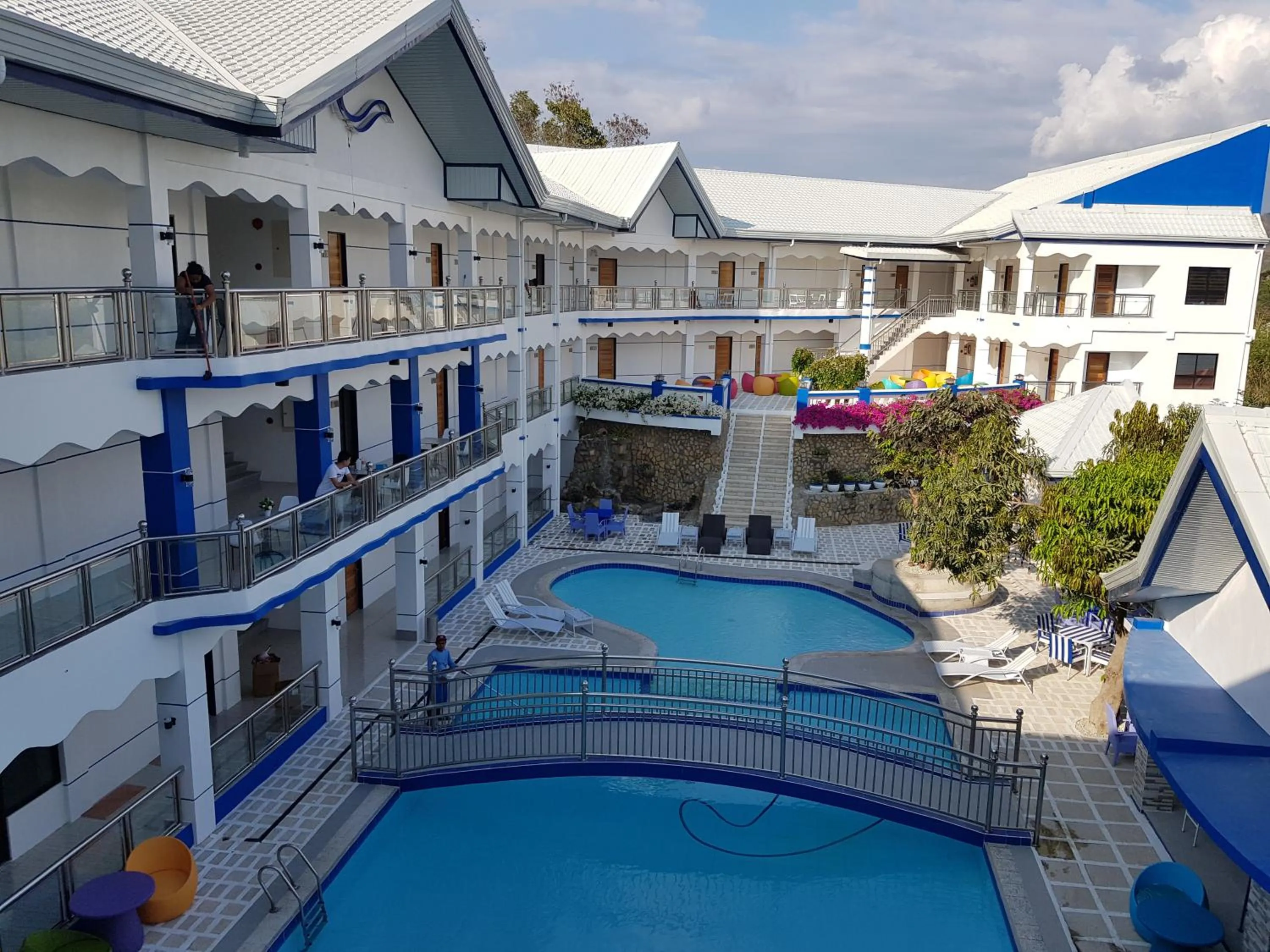 Swimming pool in Santiago Cove Hotel and Restaurant