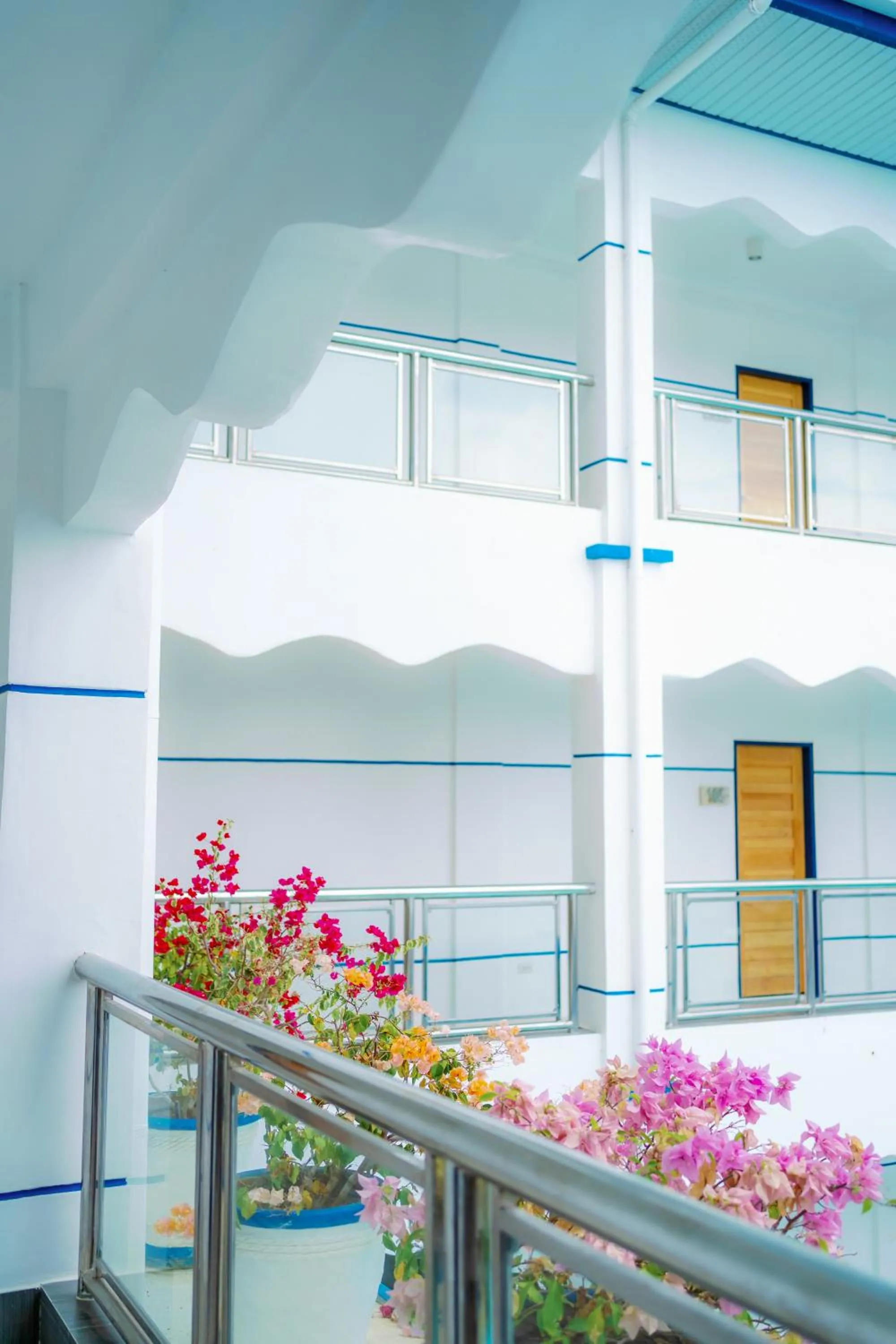 Santiago Cove Hotel and Restaurant