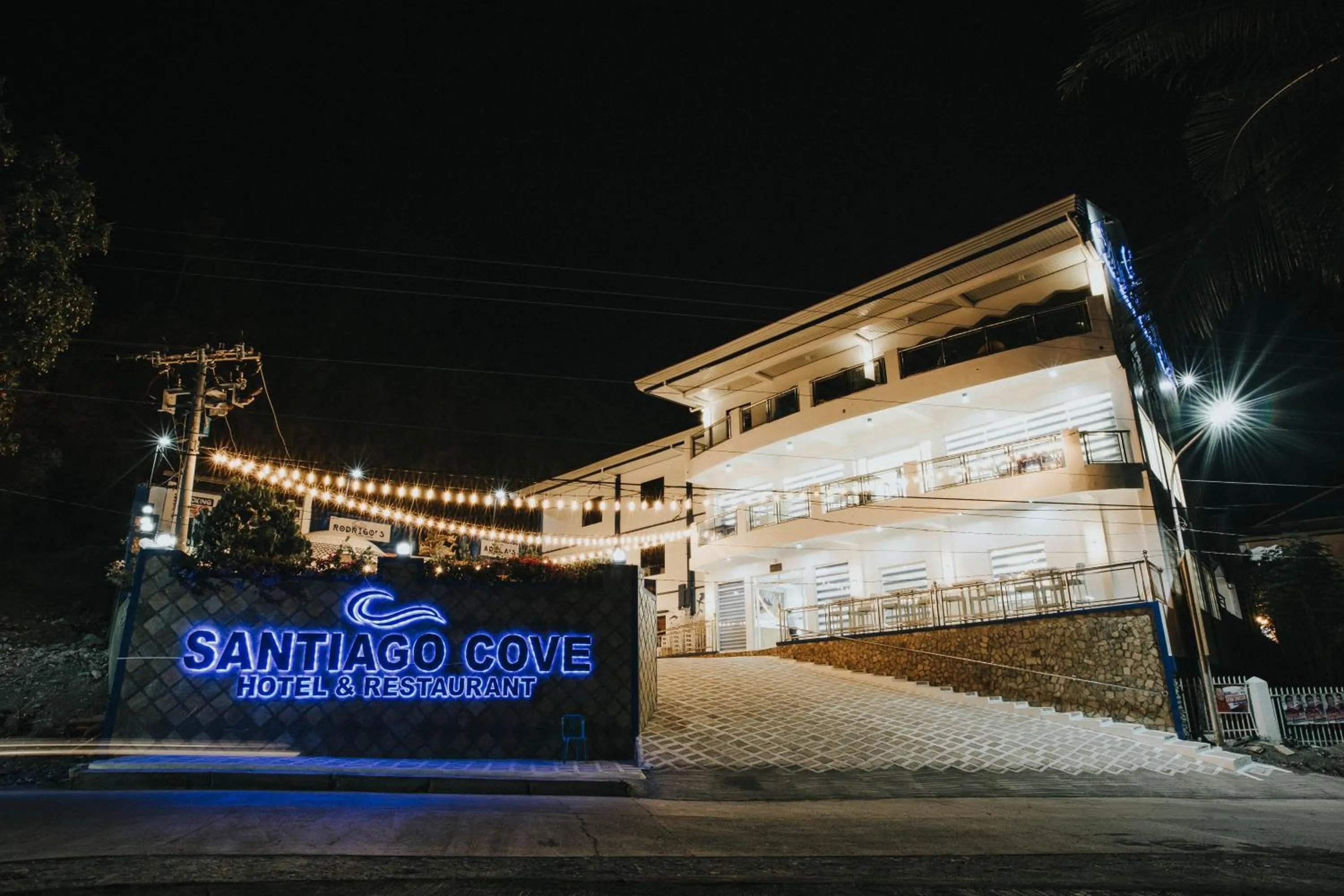 Property building in Santiago Cove Hotel and Restaurant