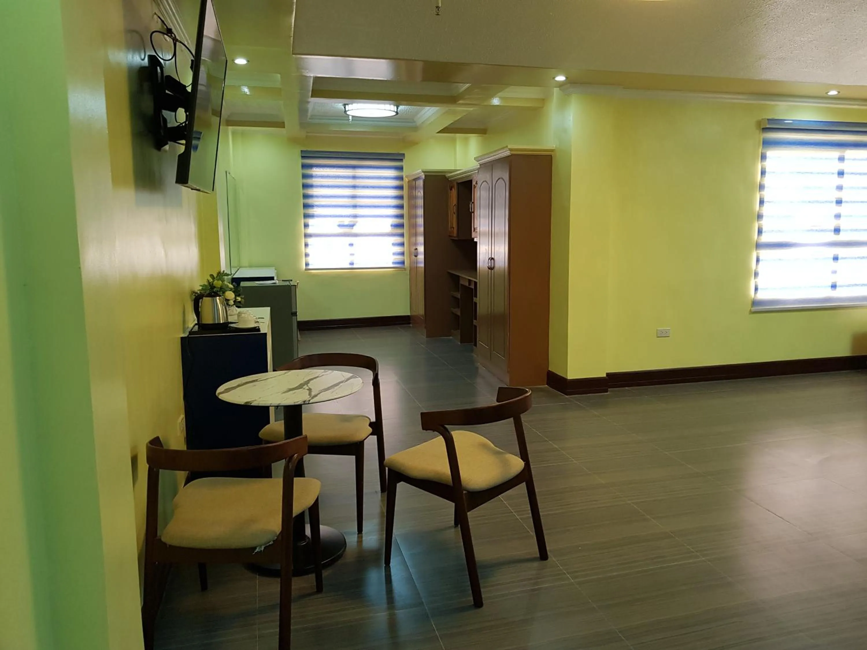 Santiago Cove Hotel and Restaurant