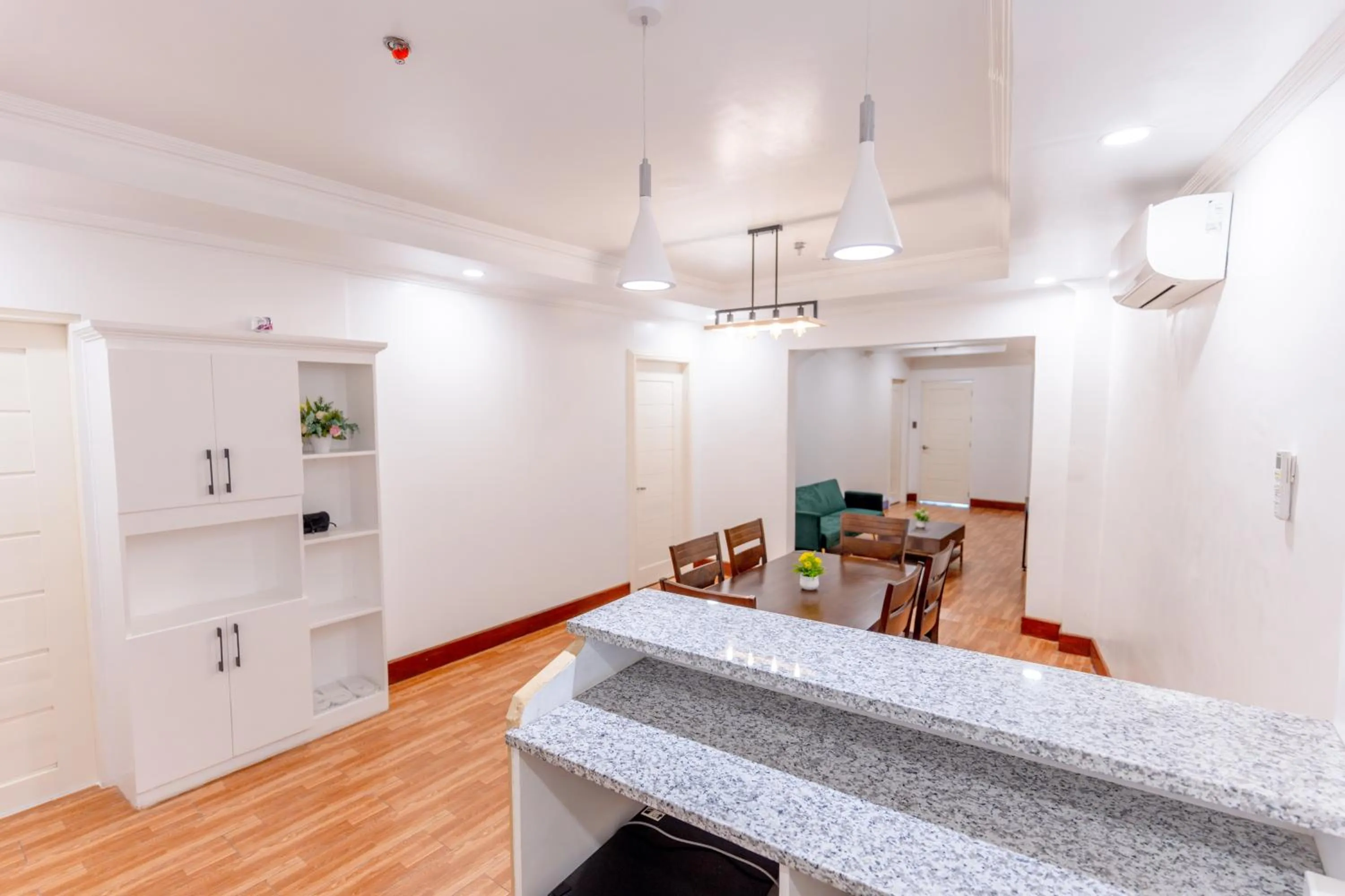 Santiago Cove Hotel and Restaurant