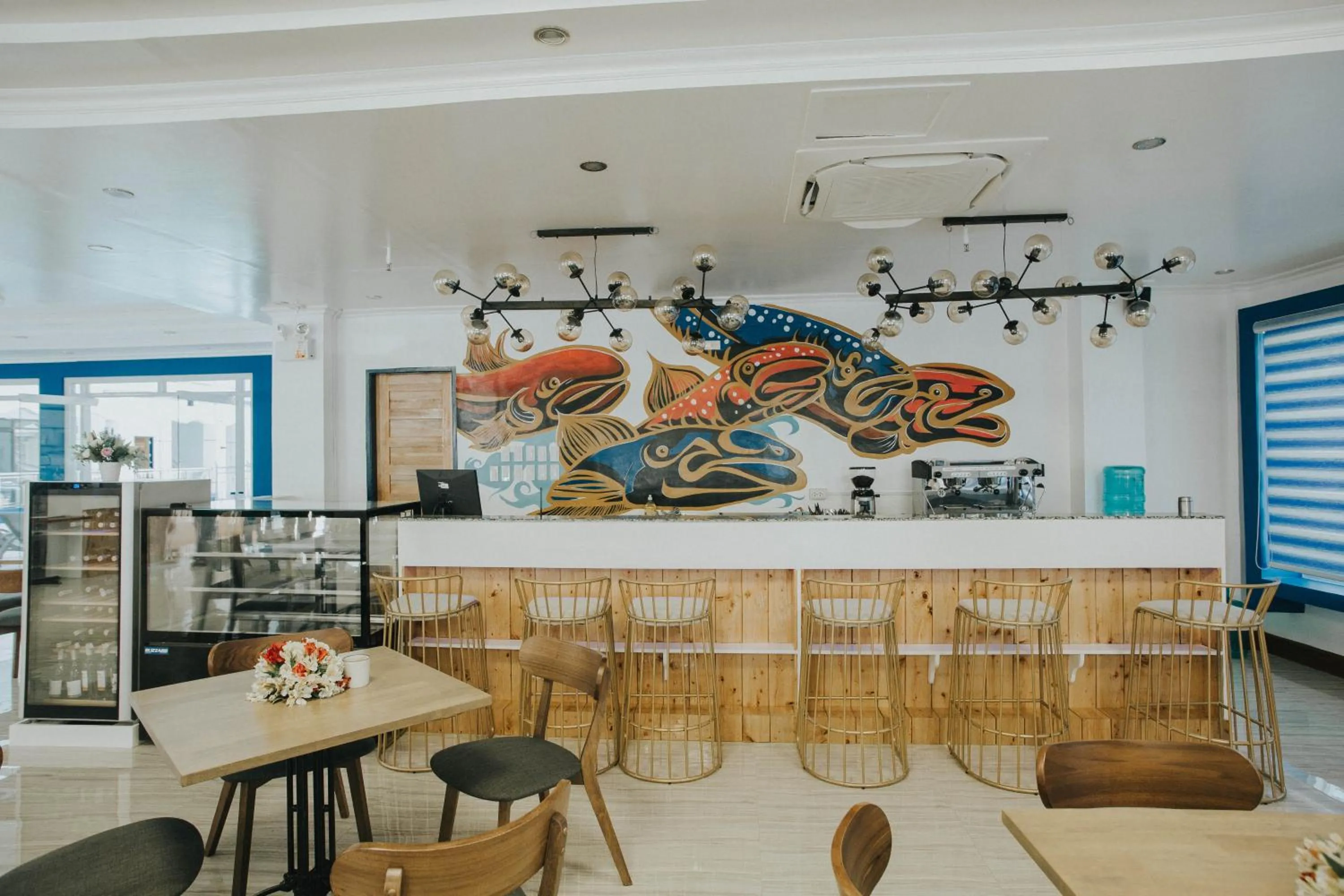 Restaurant/places to eat in Santiago Cove Hotel and Restaurant