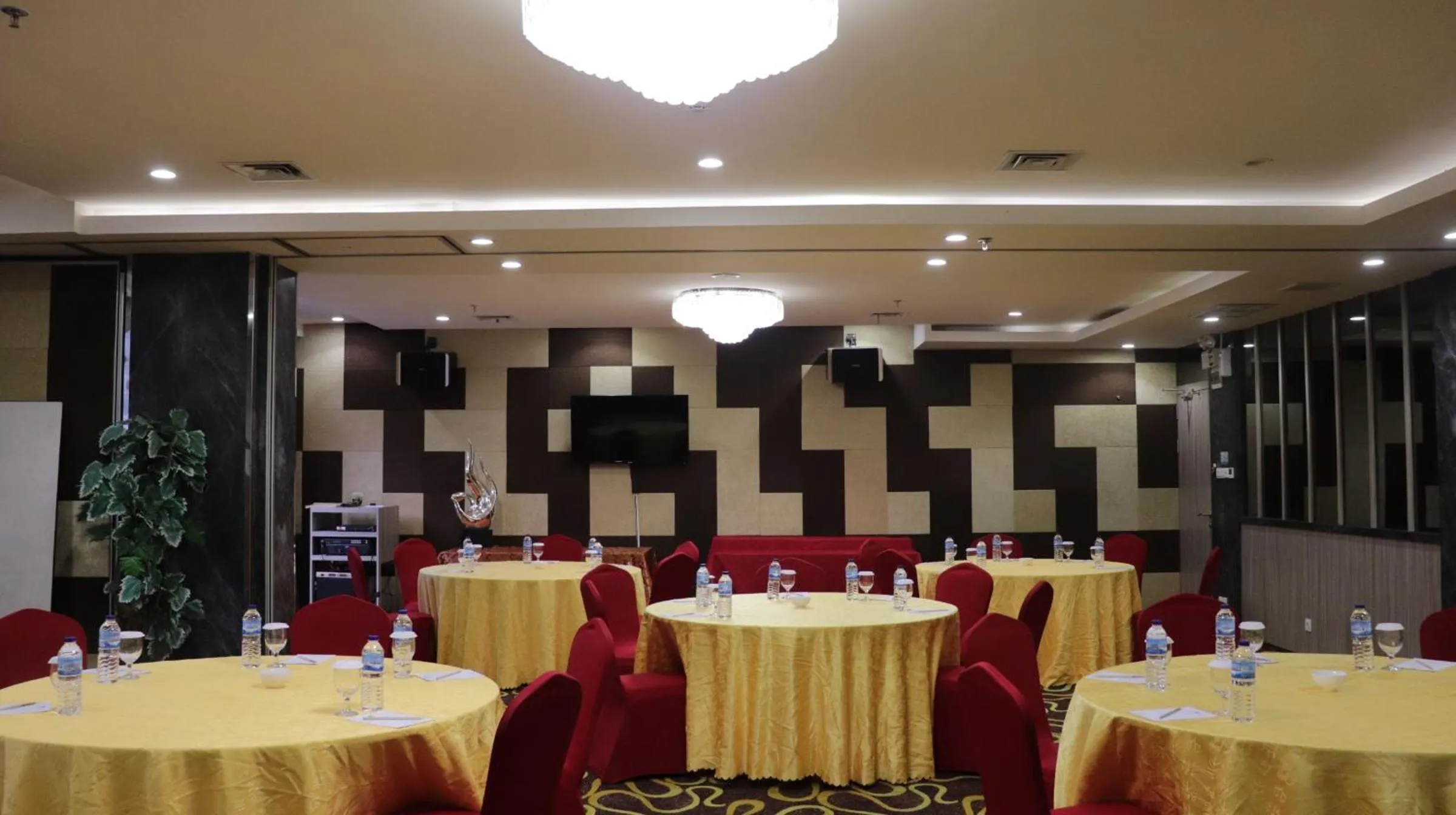 Banquet/Function facilities in Pakons Prime Hotel