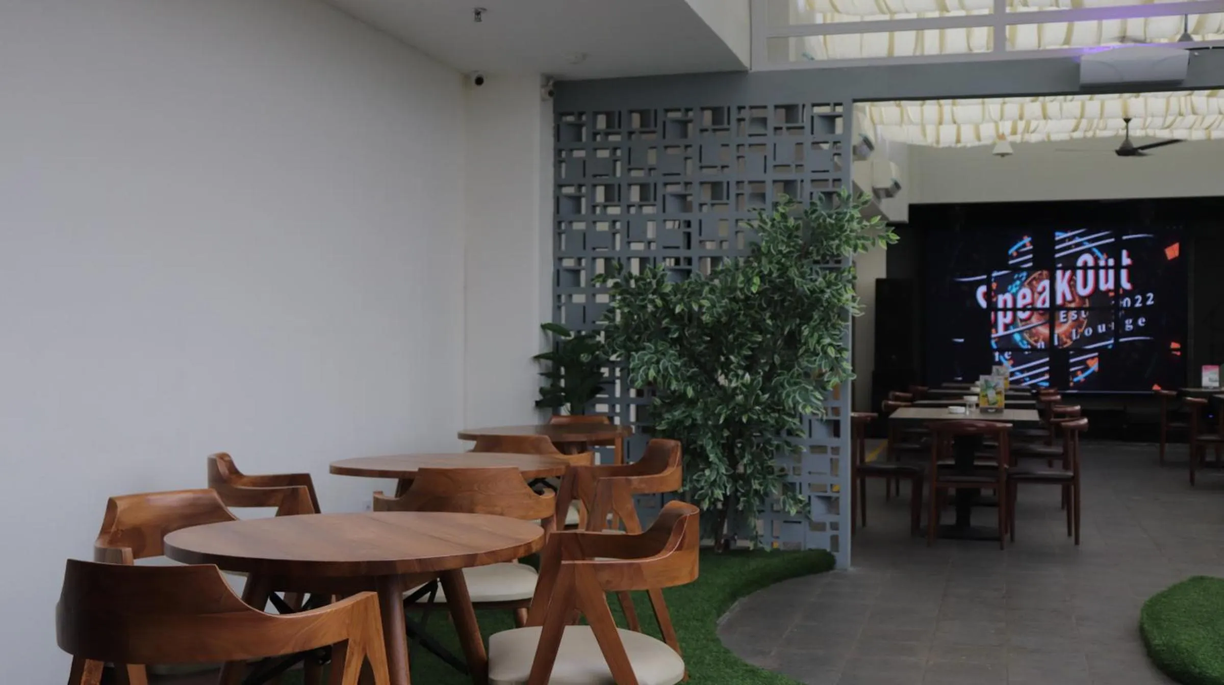 Seating area in Pakons Prime Hotel