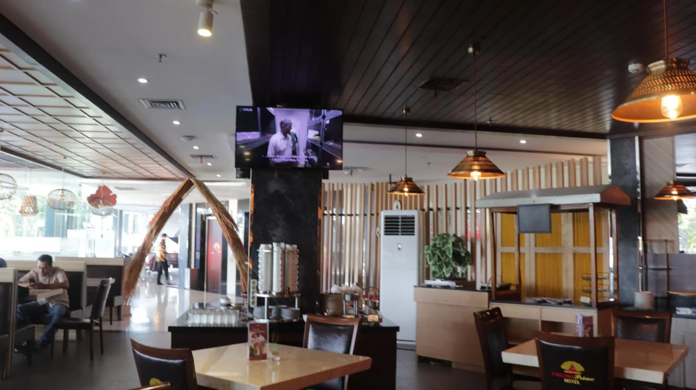 Restaurant/places to eat in Pakons Prime Hotel