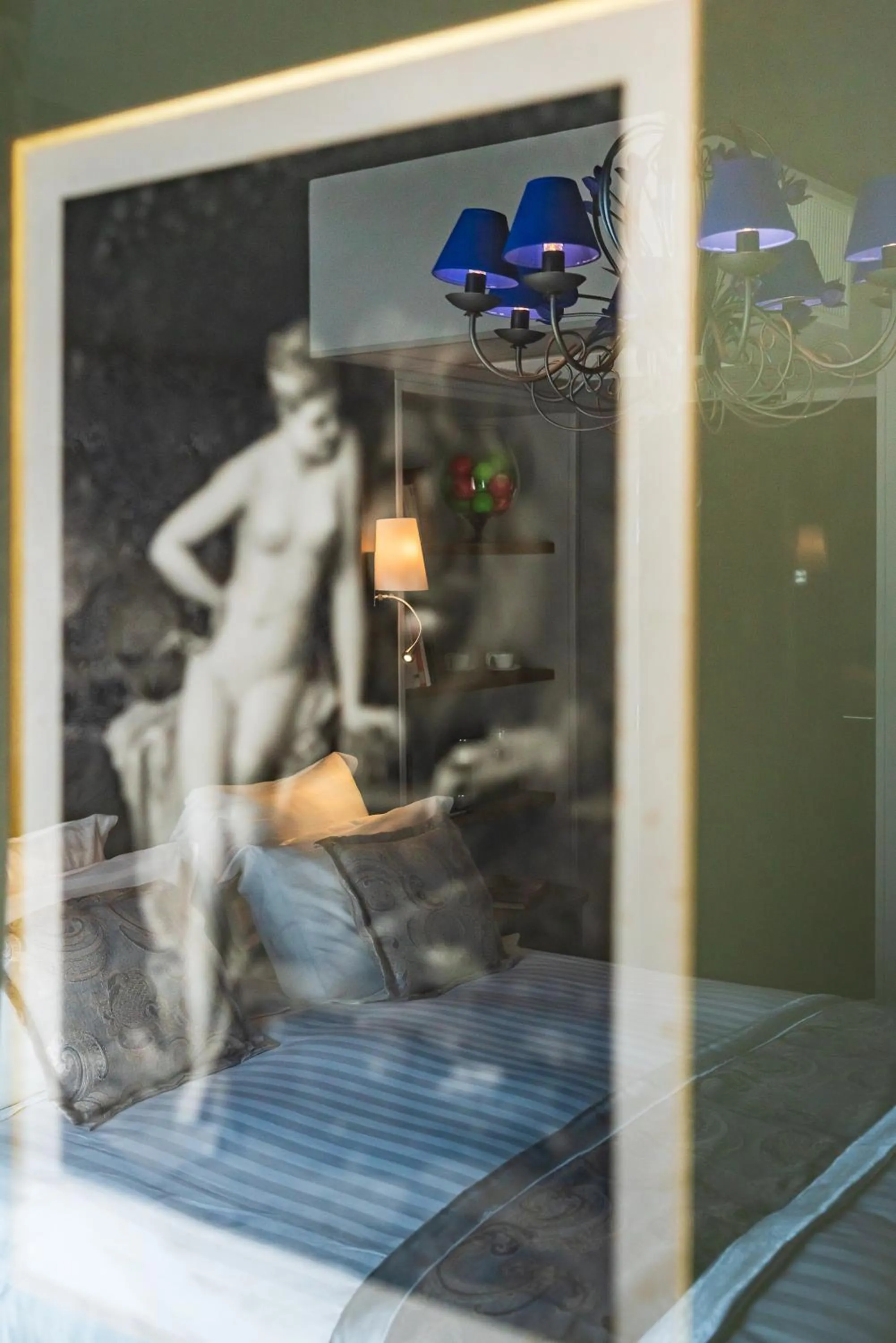 Decorative detail in BRIT HOTEL PRIVILEGE LISIEUX - La Villa des Arts