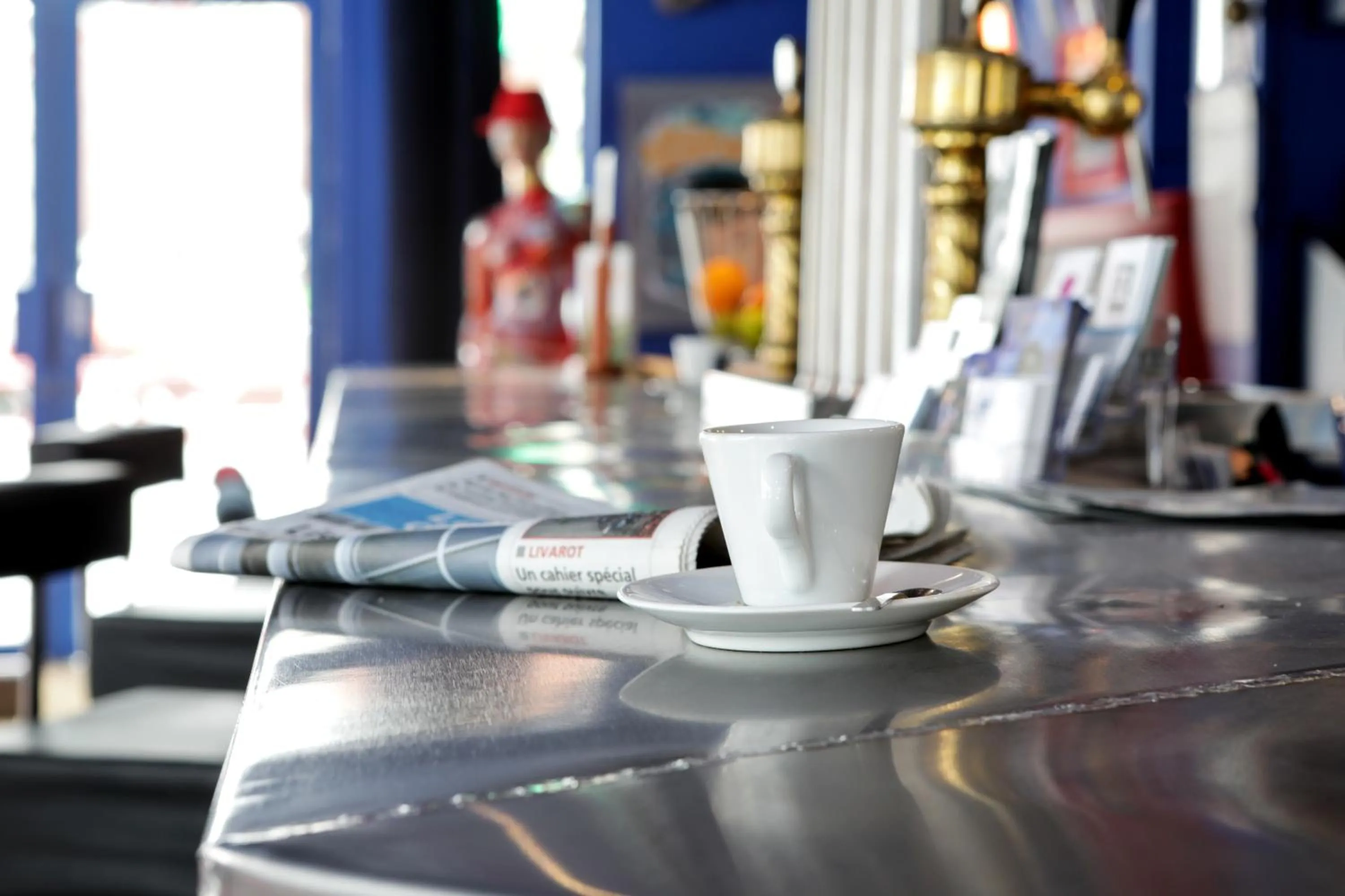 Lounge or bar in BRIT HOTEL PRIVILEGE LISIEUX - La Villa des Arts