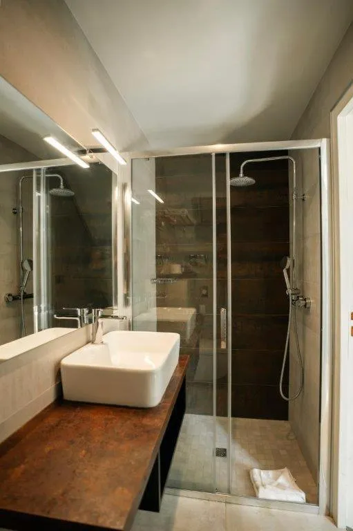 Bathroom in BRIT HOTEL PRIVILEGE LISIEUX - La Villa des Arts