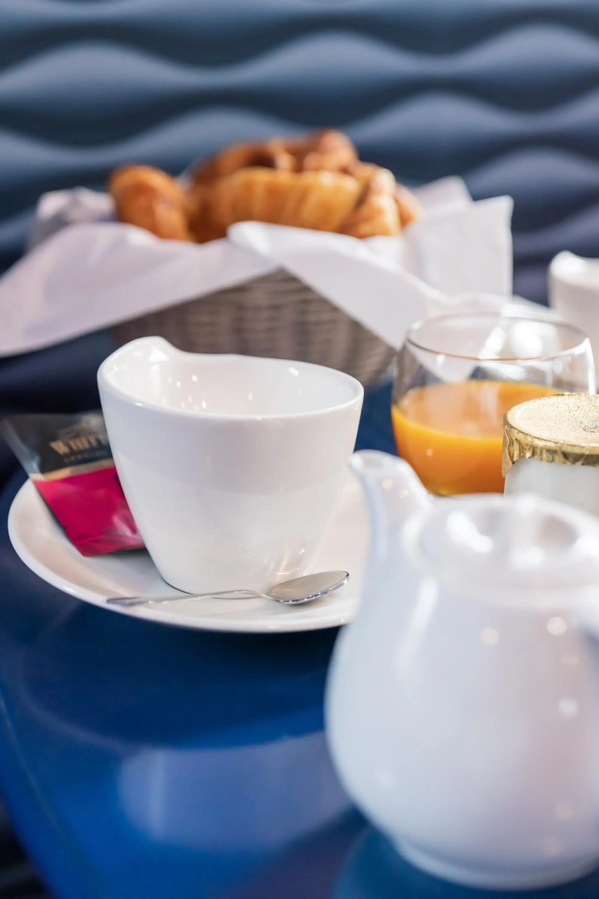 Food and drinks in BRIT HOTEL PRIVILEGE LISIEUX - La Villa des Arts