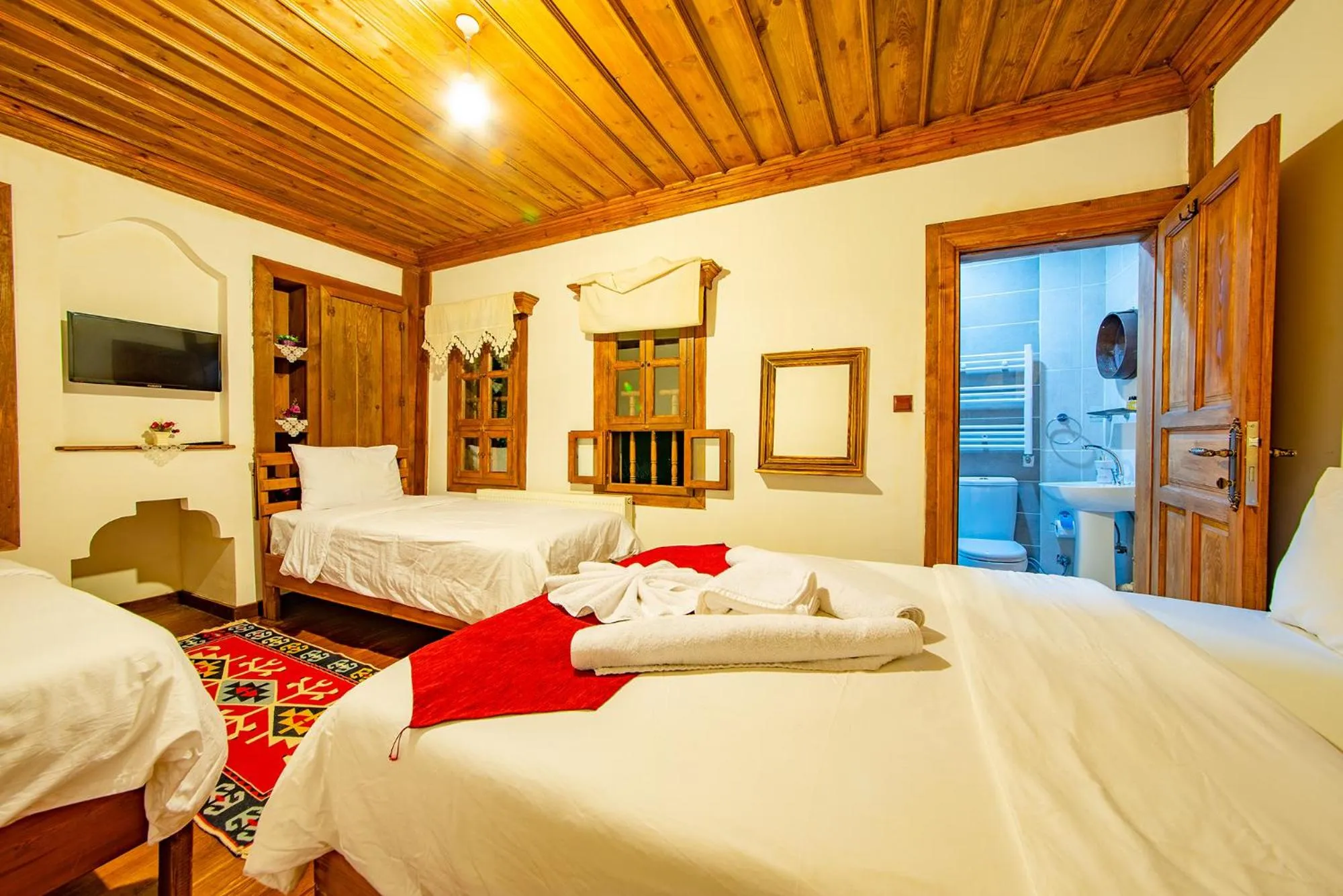 Bed in Hanedan Konak Hotel