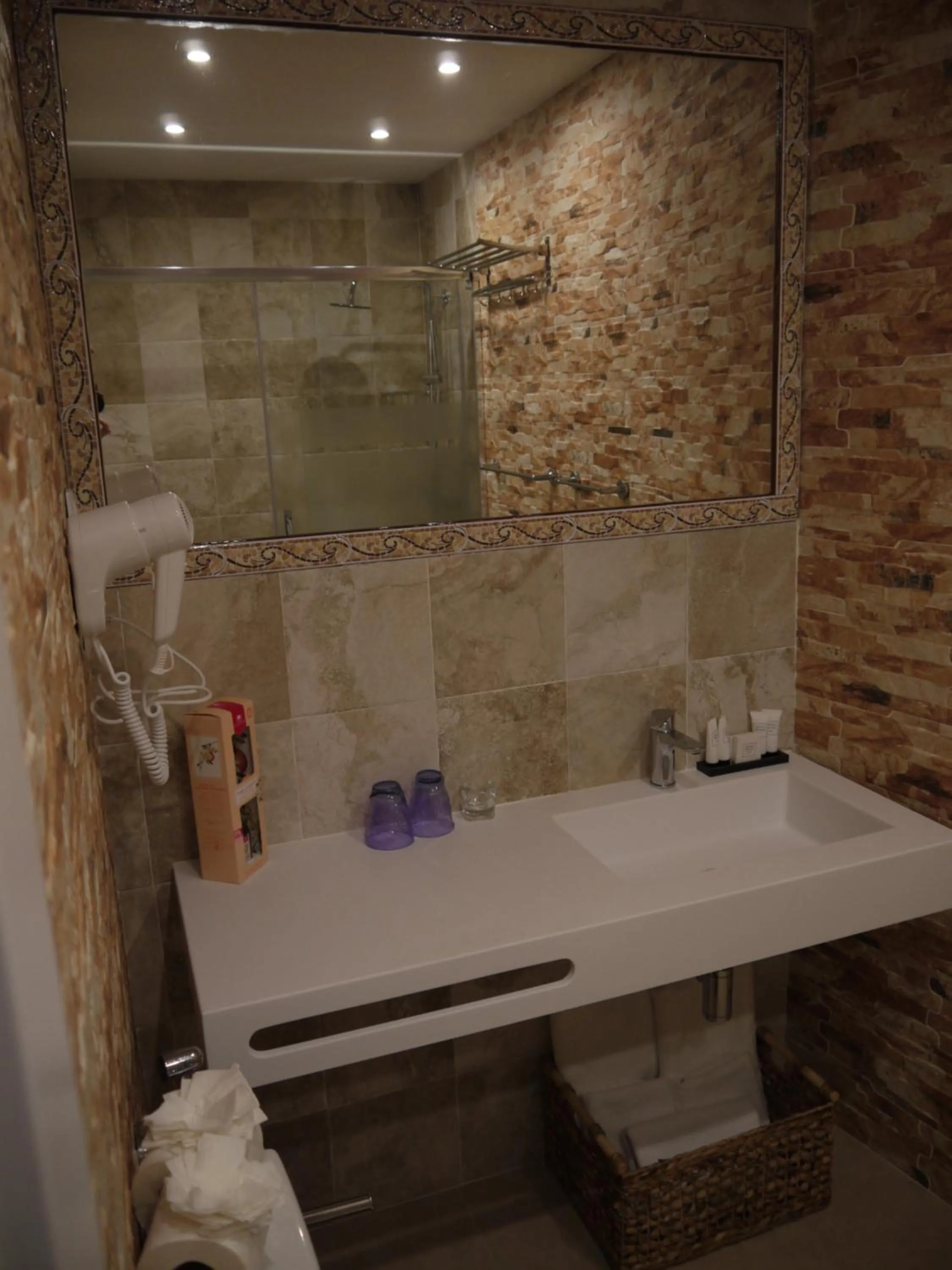 Bathroom in Hotel Maravillas del Mundo