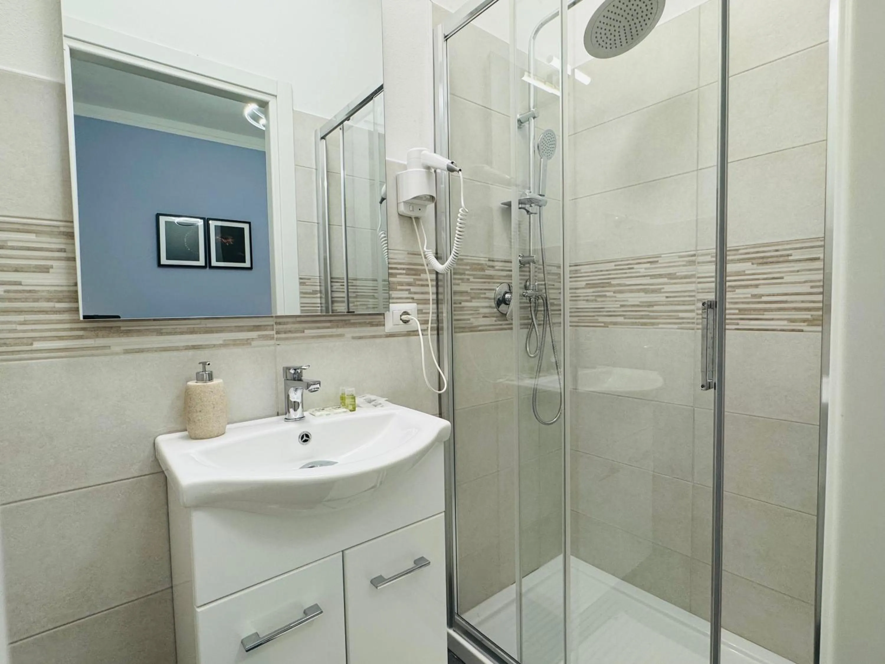 Shower in Villa Matilde