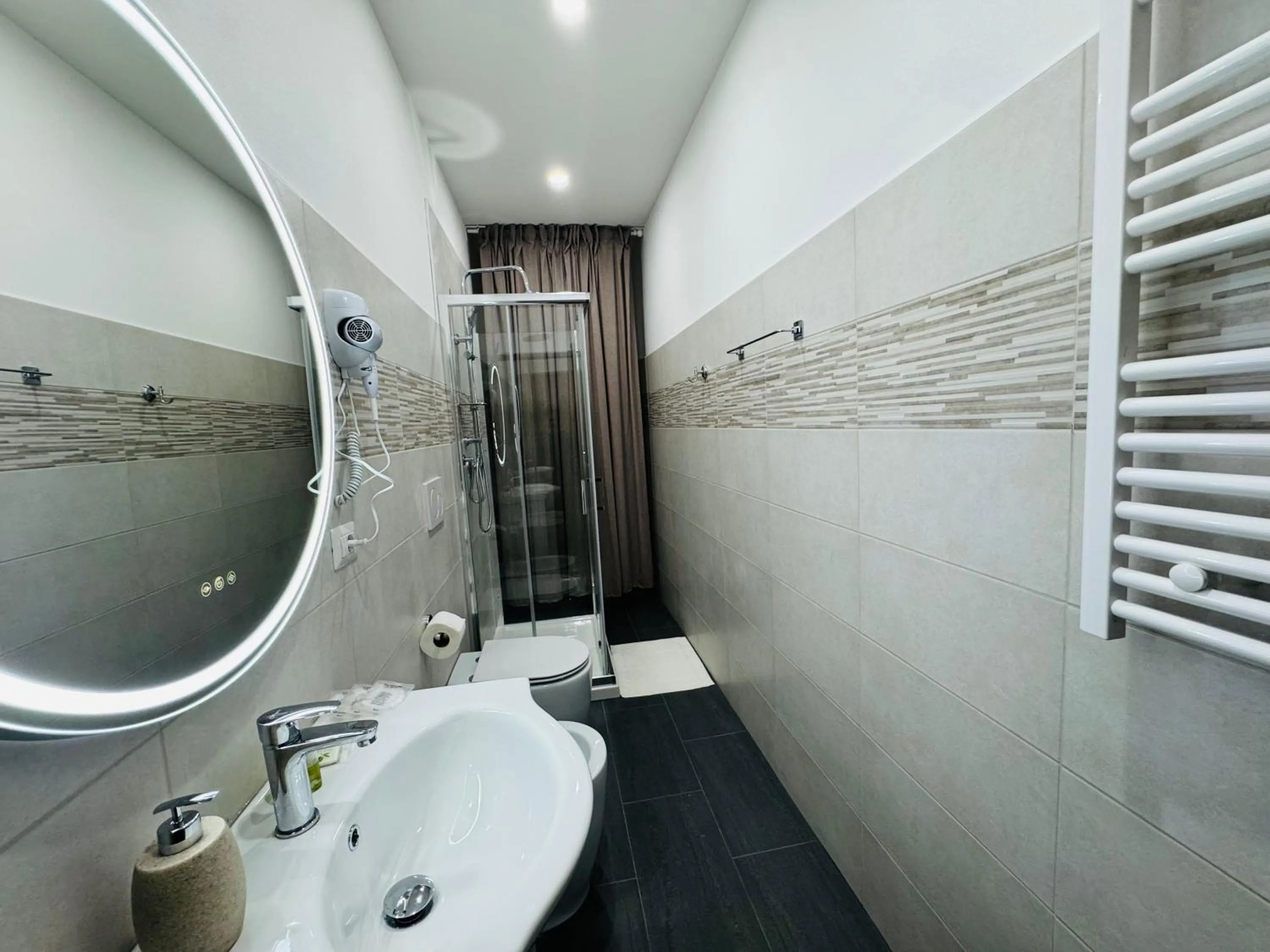 Shower in Villa Matilde