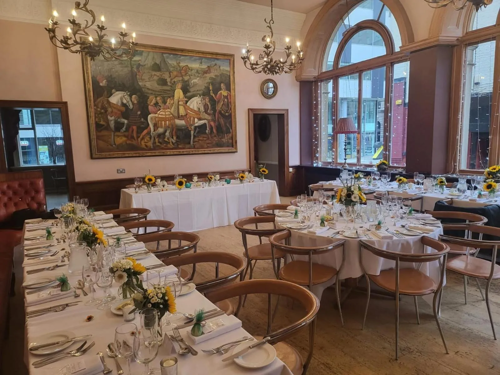 Restaurant/places to eat in The Racquet Club