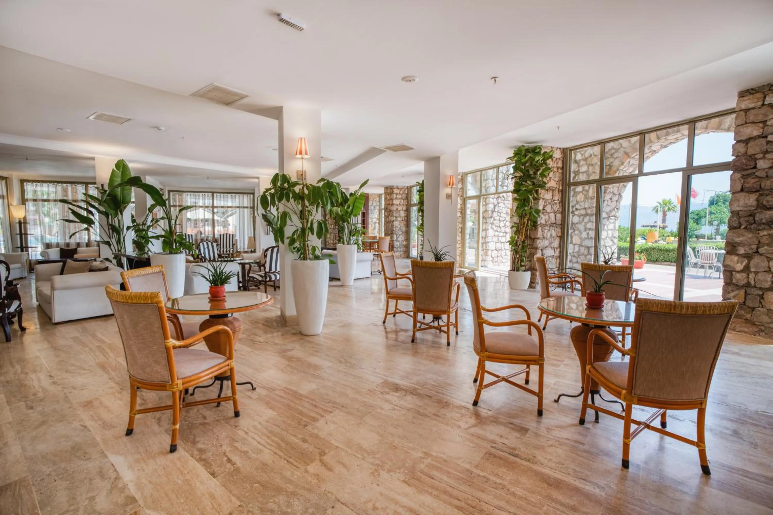 Restaurant/places to eat in Marti La Perla - Adult Only+16