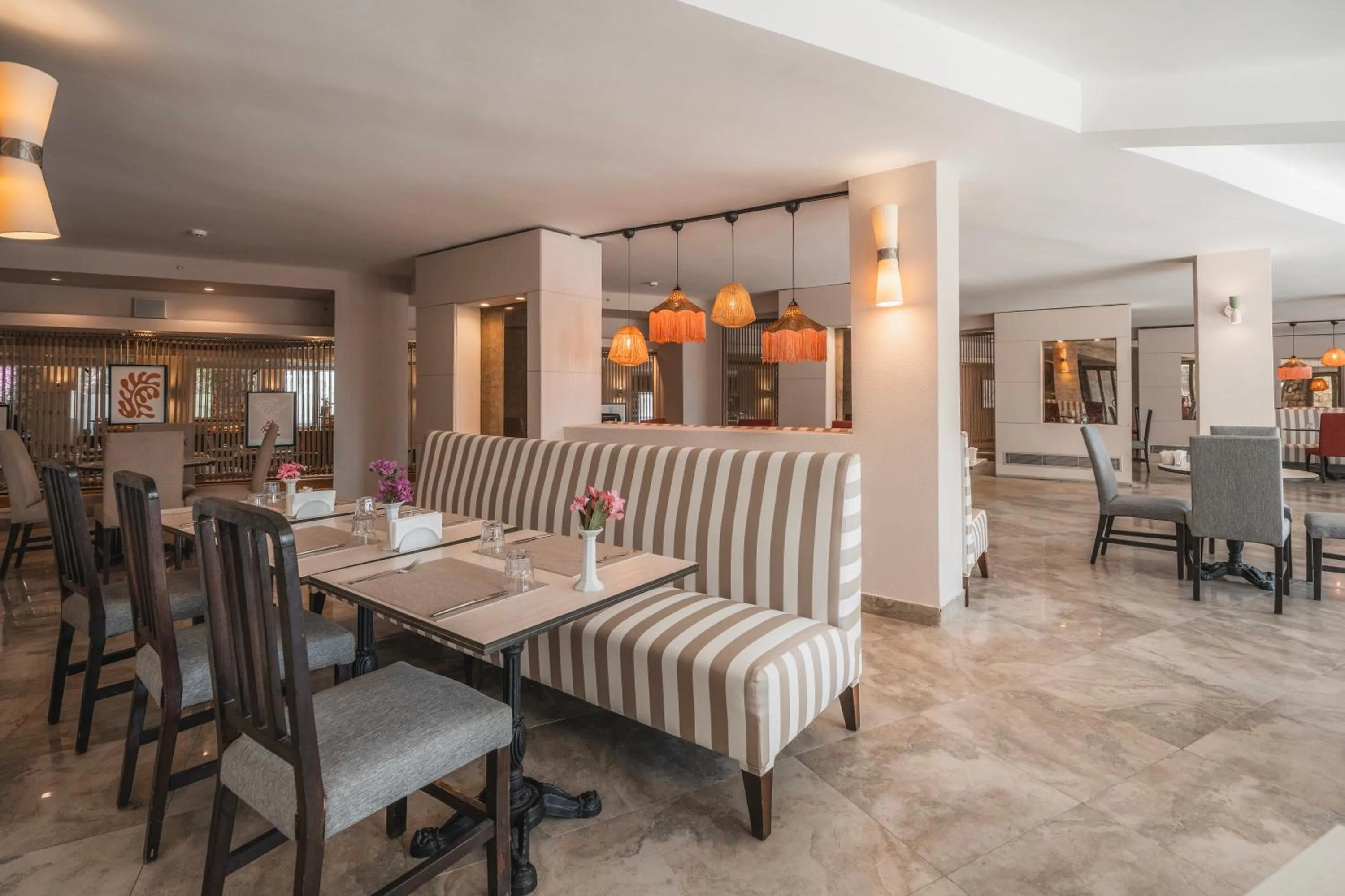 Restaurant/places to eat in Marti La Perla - Adult Only+16