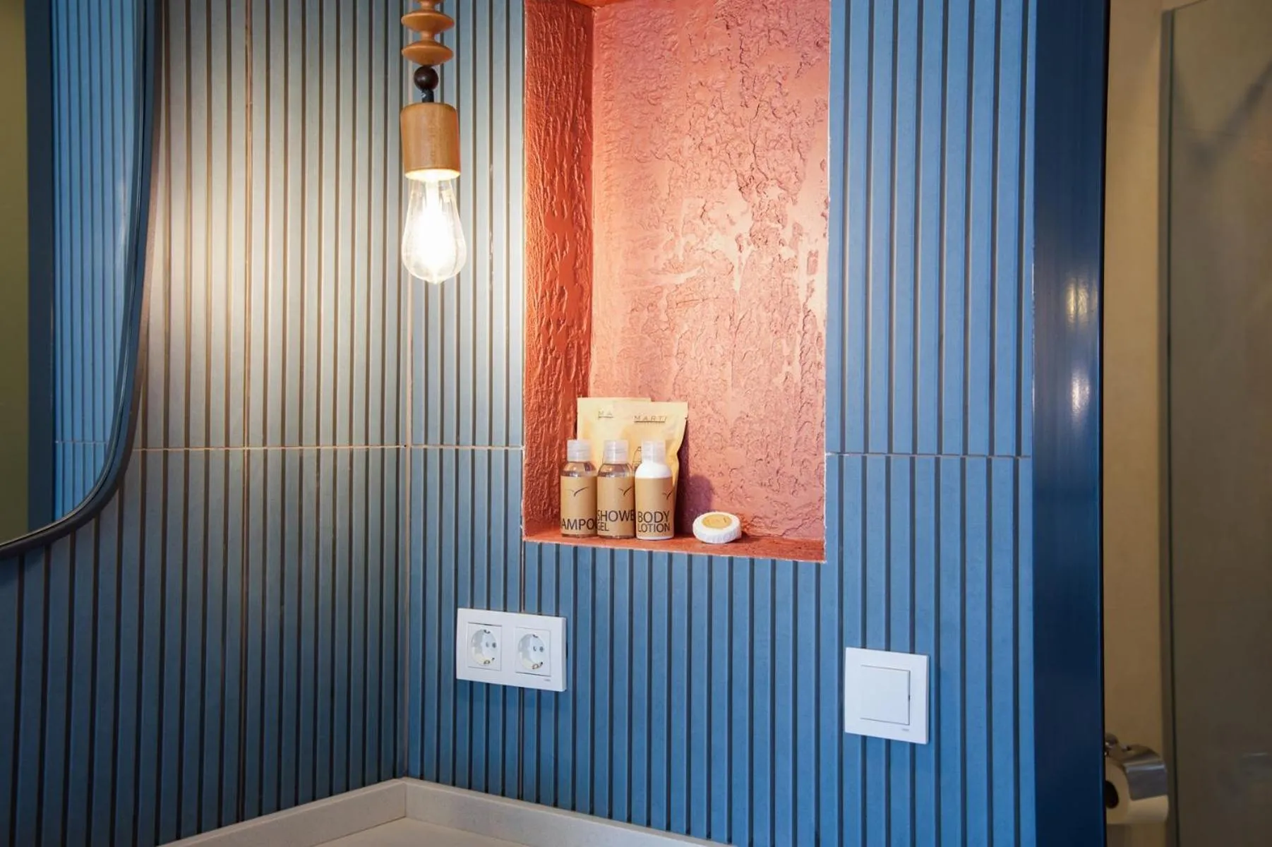 Marti La Perla - Adult Only+16