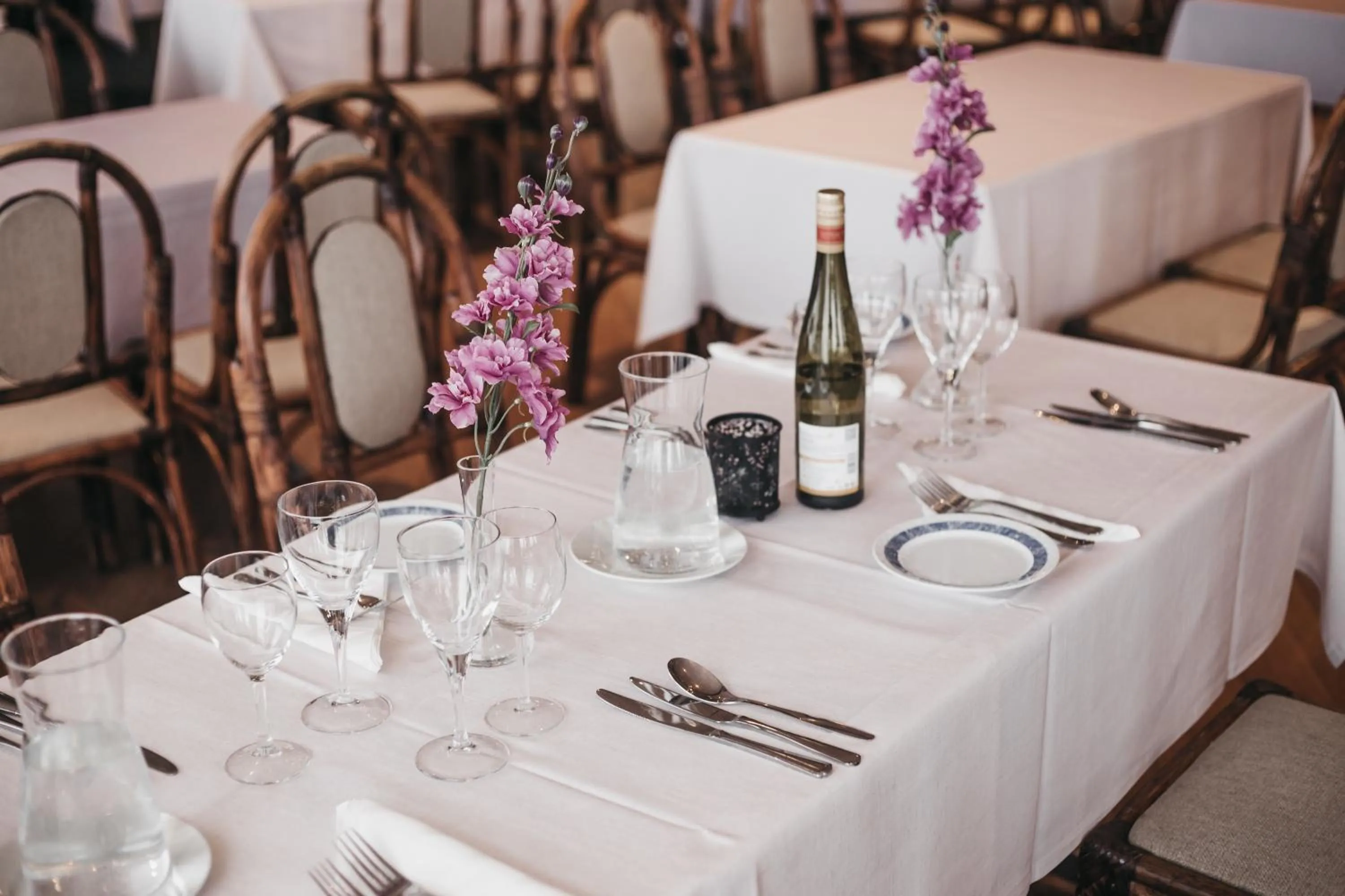 Restaurant/places to eat in Revontuli Resort Glass Igloos