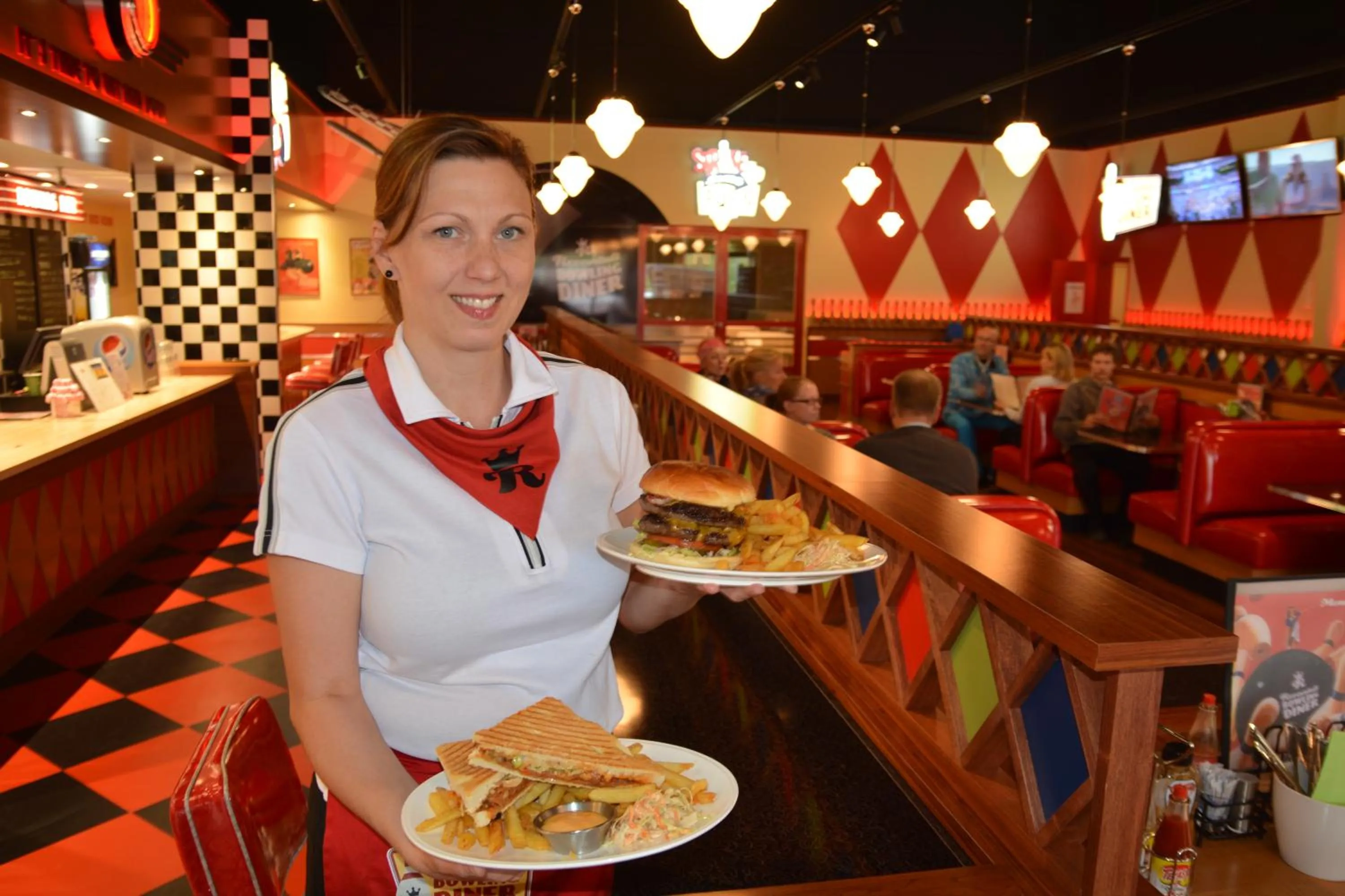 Restaurant/places to eat in Revontuli Resort Glass Igloos