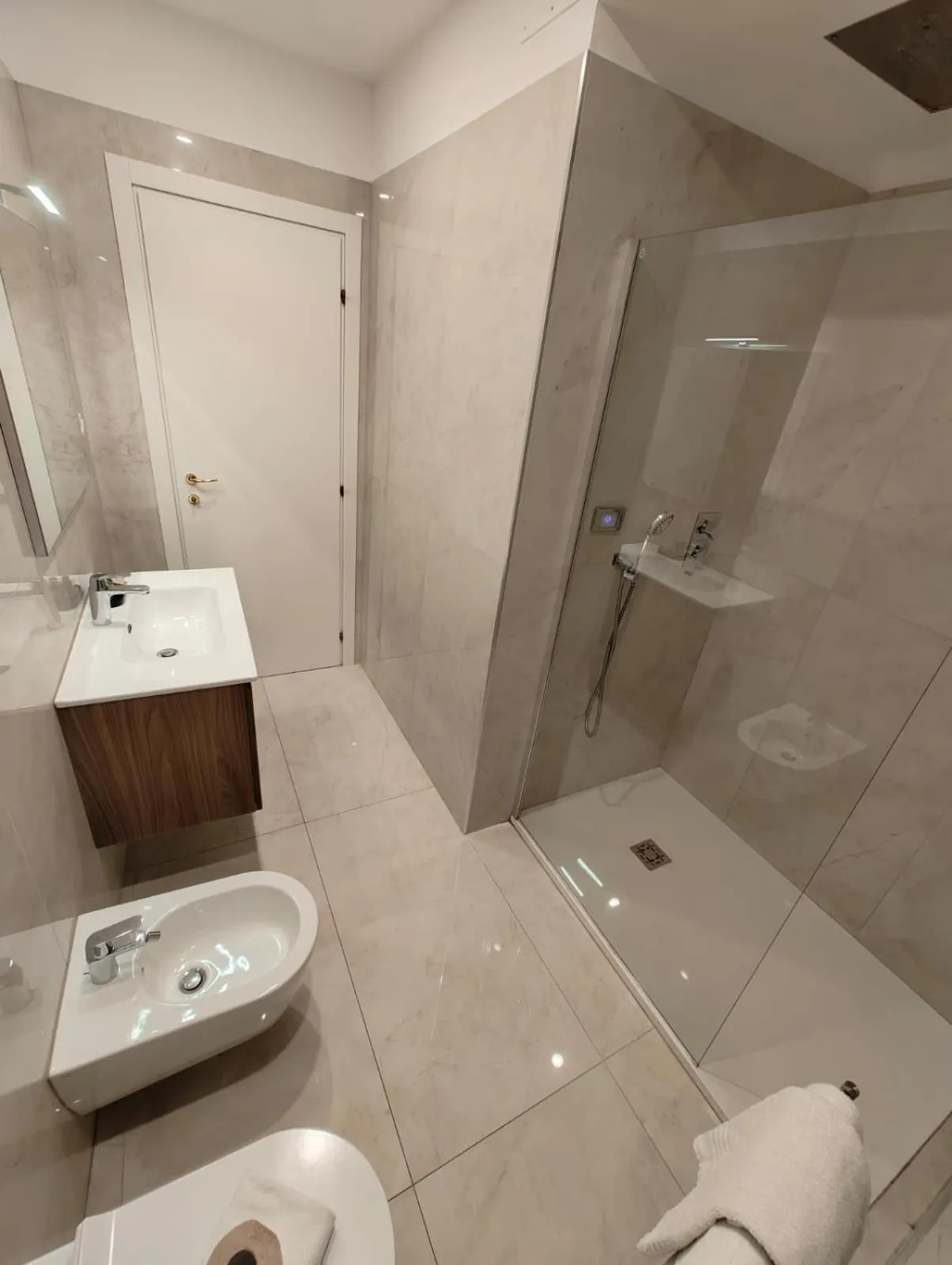 Shower in B&B La Marmora 39