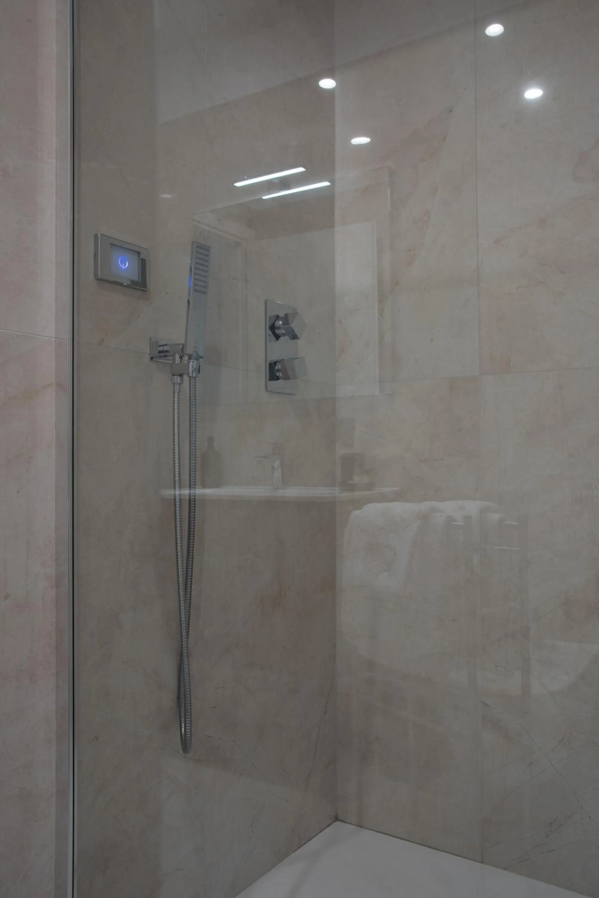 Bathroom in B&B La Marmora 39