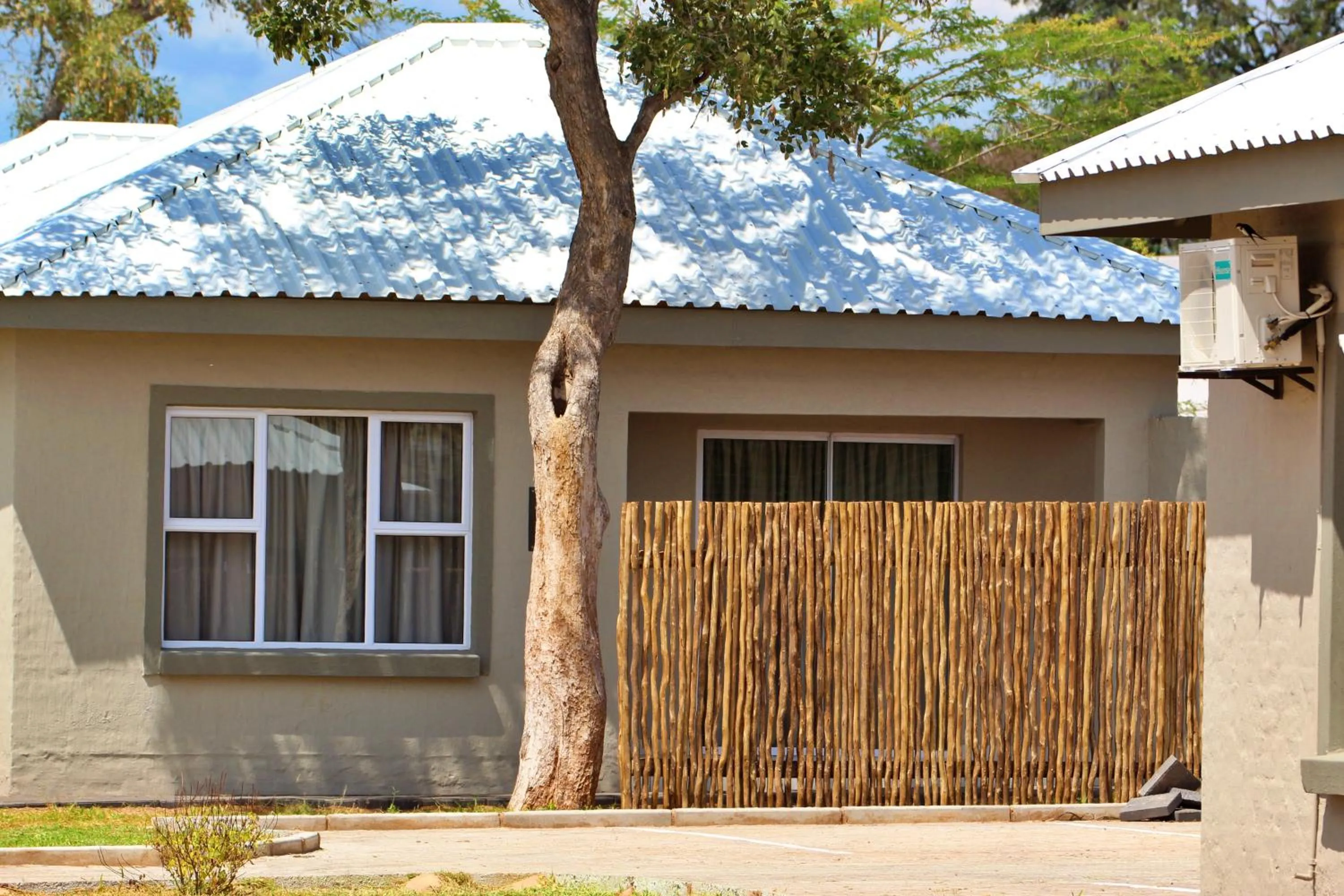 Facade/entrance in Tlou Safari Lodge