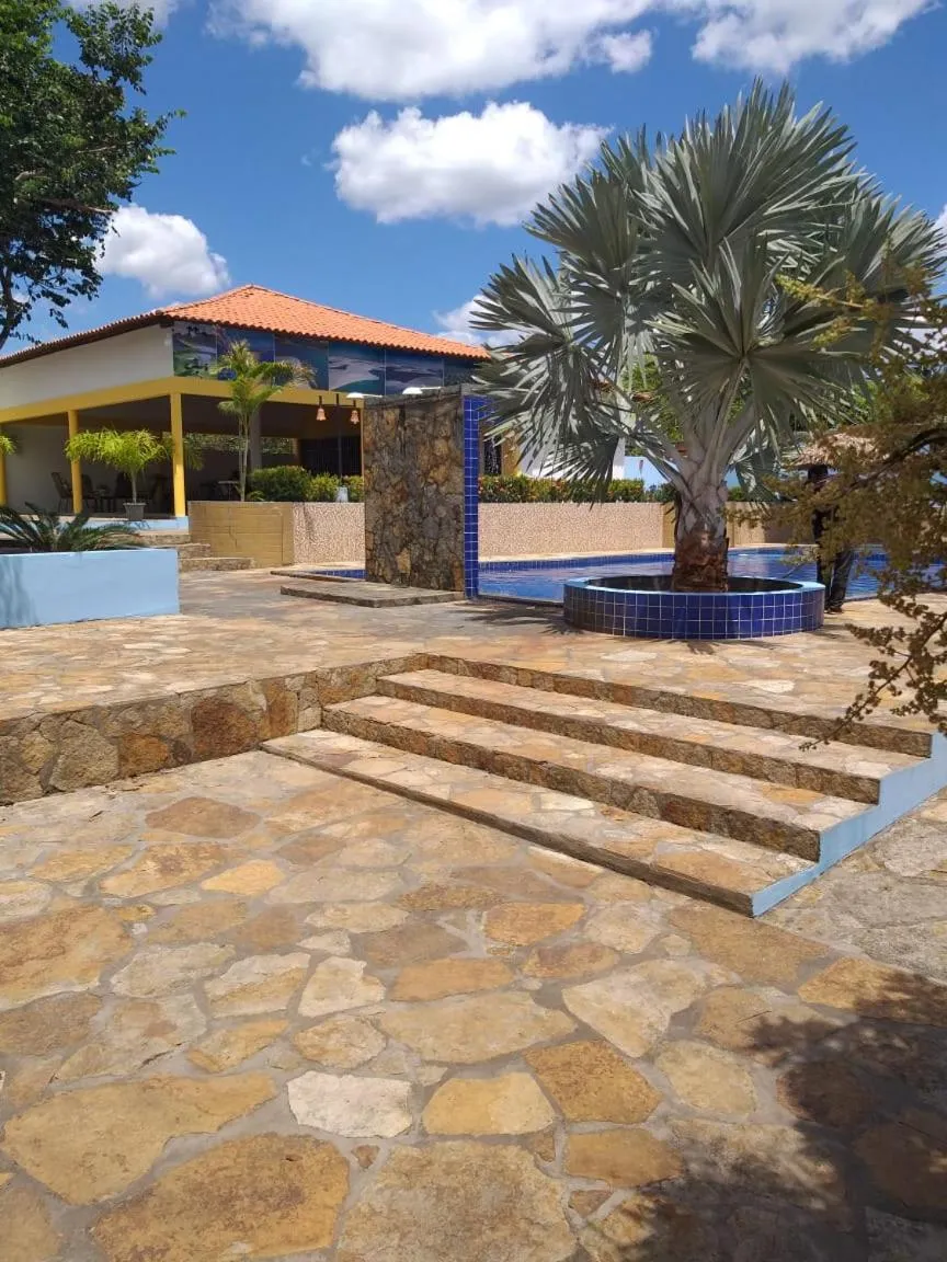 Property building in Recanto das Arvores