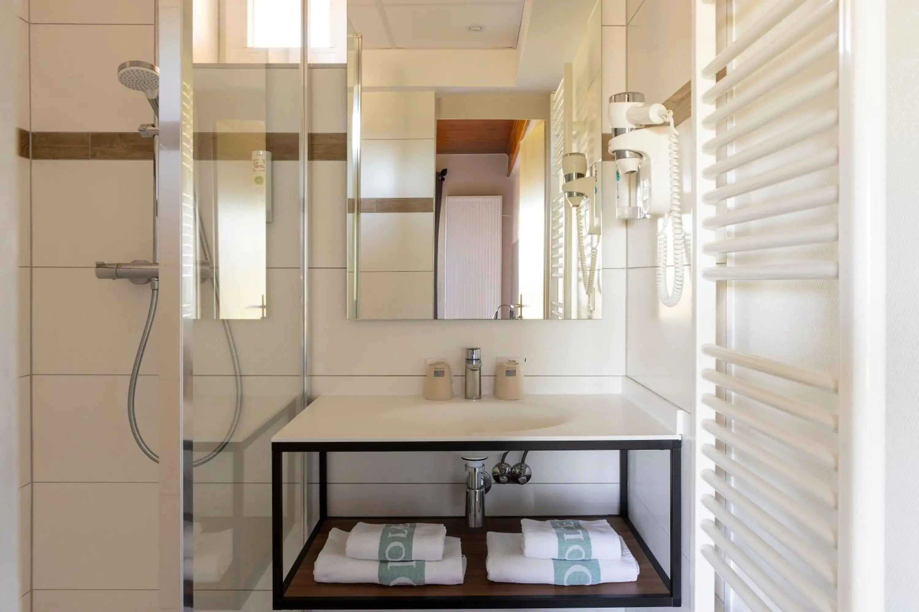 Twin Room with Terrace in Hôtel du Bollenberg - Restaurant "Côté Plaine" - Spa de la Colline Twin Room with Terrace in Hôtel du Bollenberg - Restaurant "Côté Plaine" - Spa de la Colline