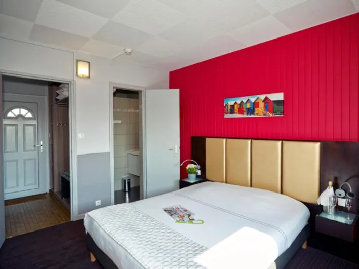 Bedroom, Bed in Hôtel du Bollenberg - Restaurant "Côté Plaine" - Spa de la Colline