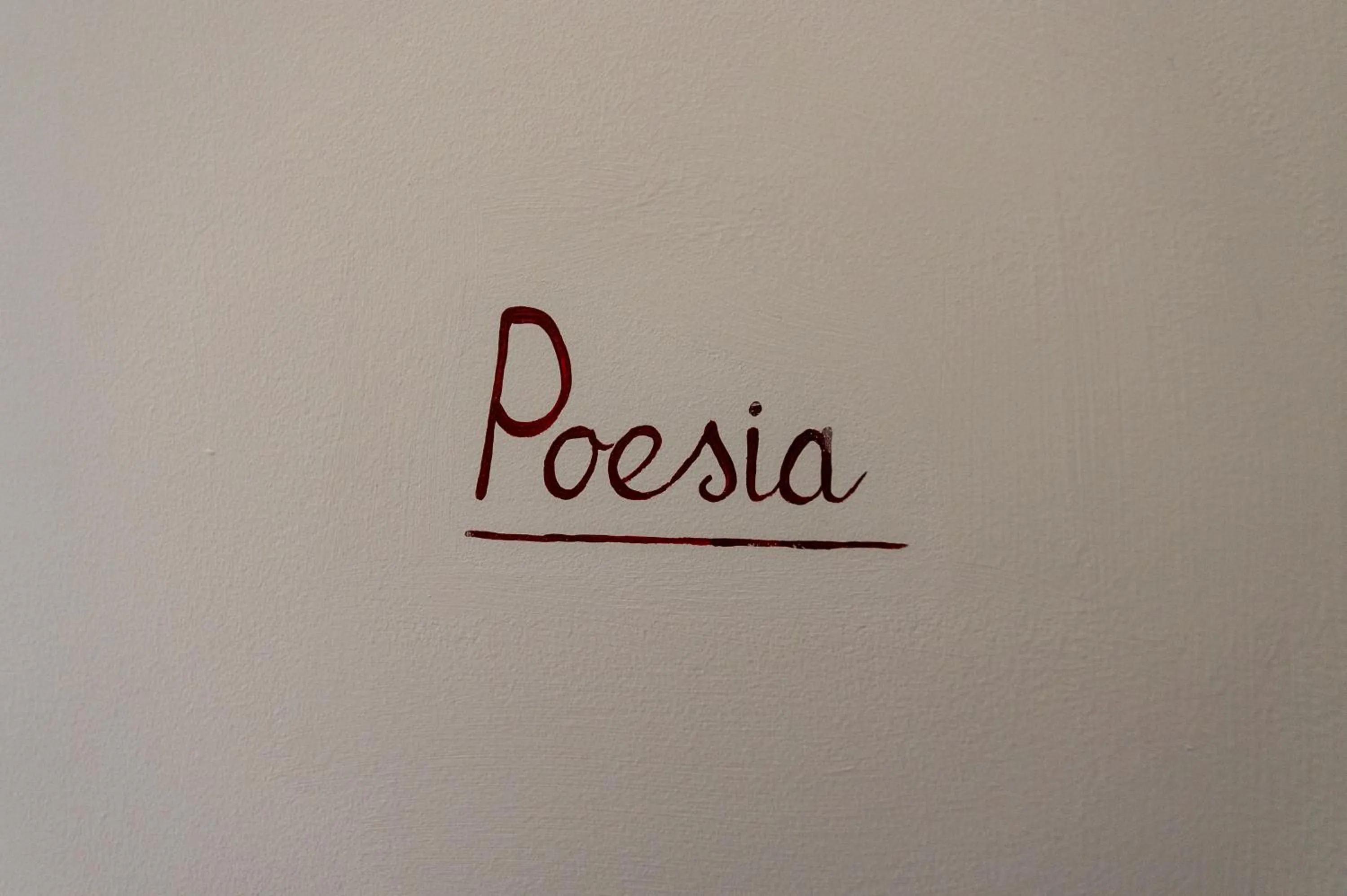 Text overlay in Claire