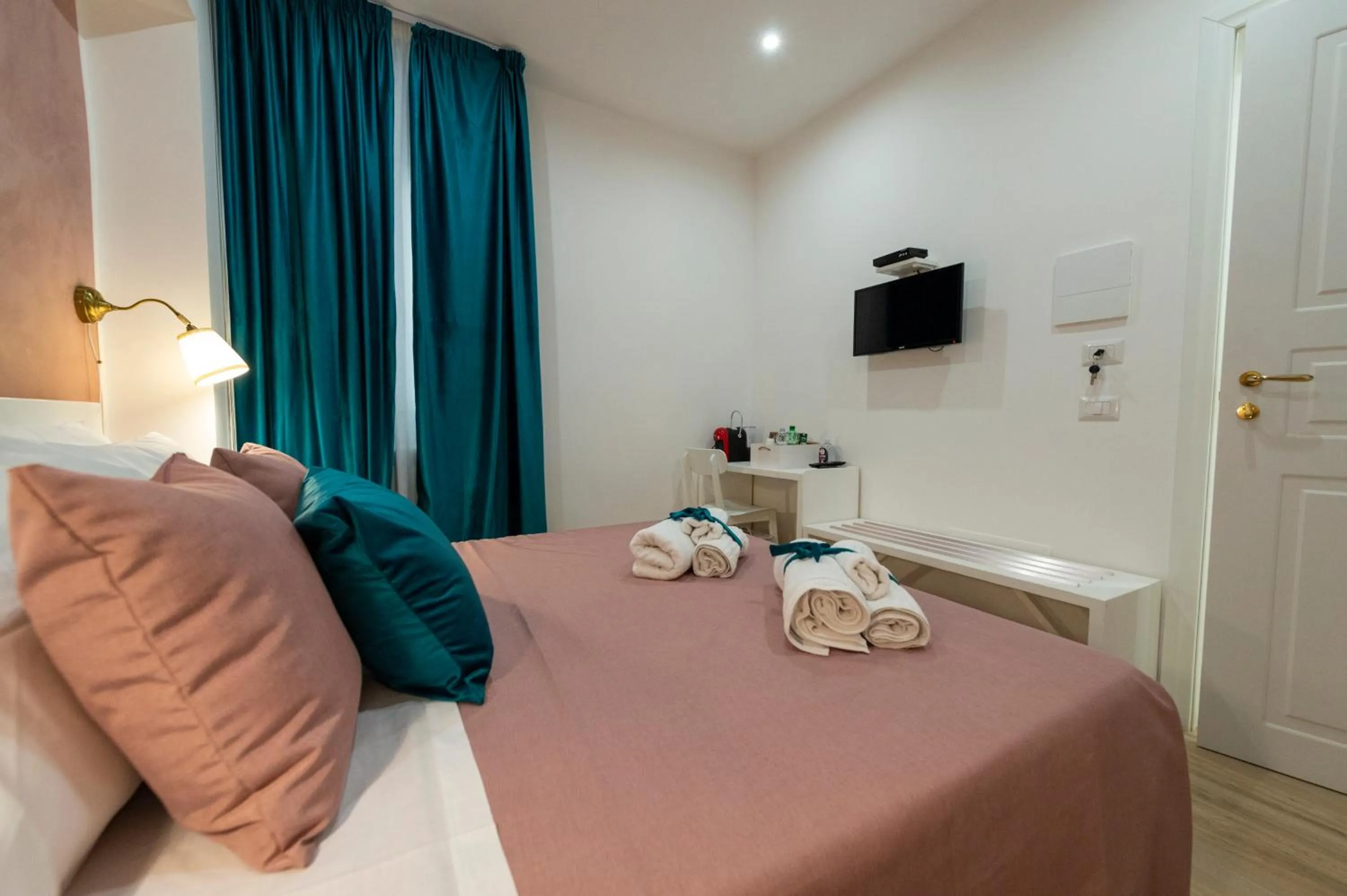 TV and multimedia, Bed in Claire