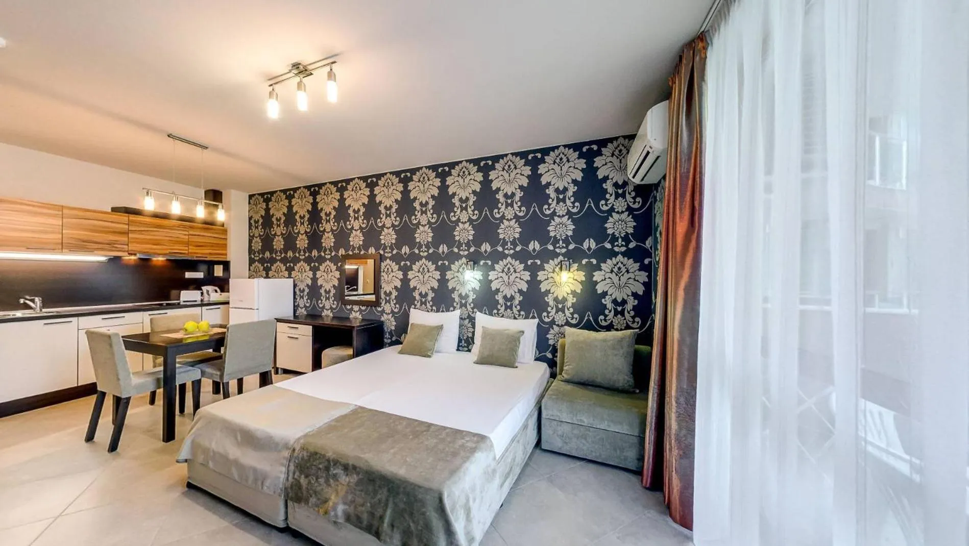 Briz Beach Apartments