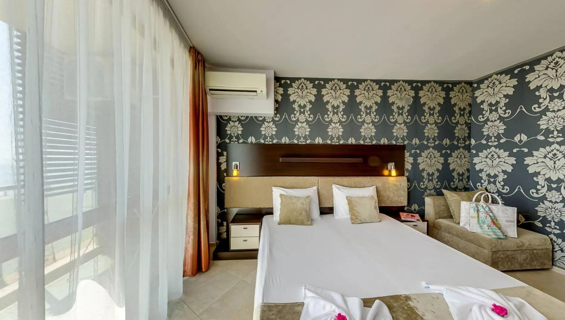 Briz Beach Apartments