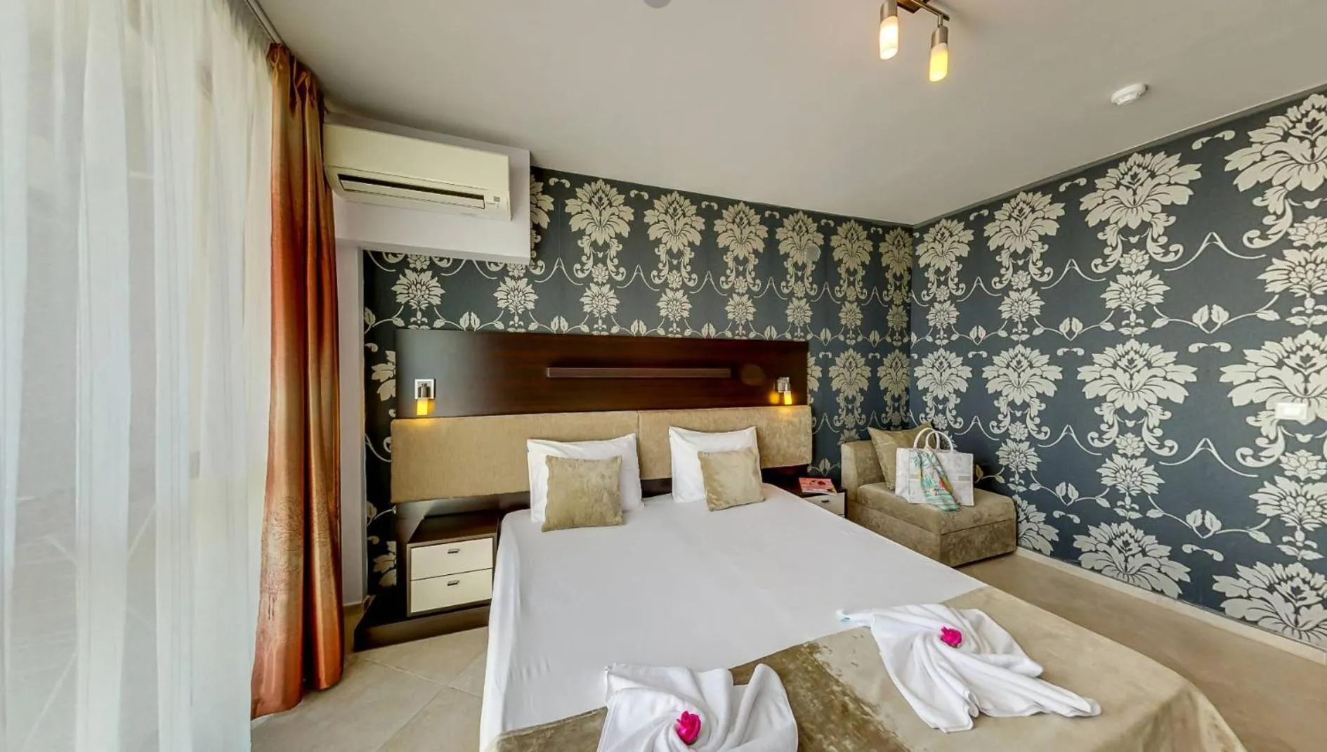 Briz Beach Apartments