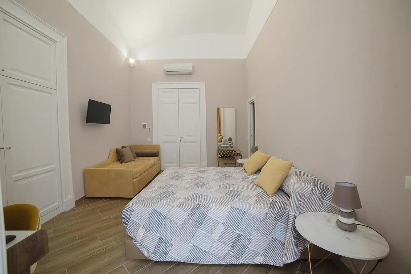 Bed in B&B Galleria Principe di Napoli